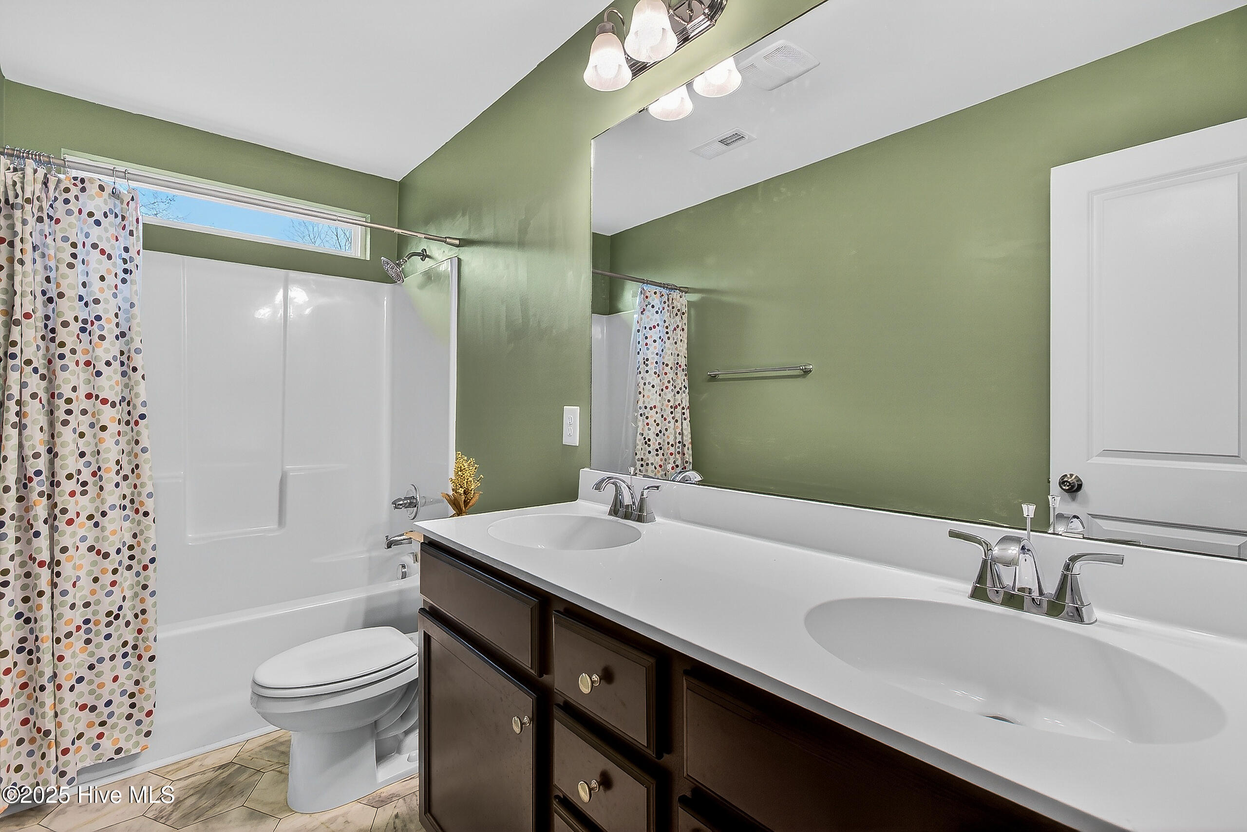 100544724 | Photo 24