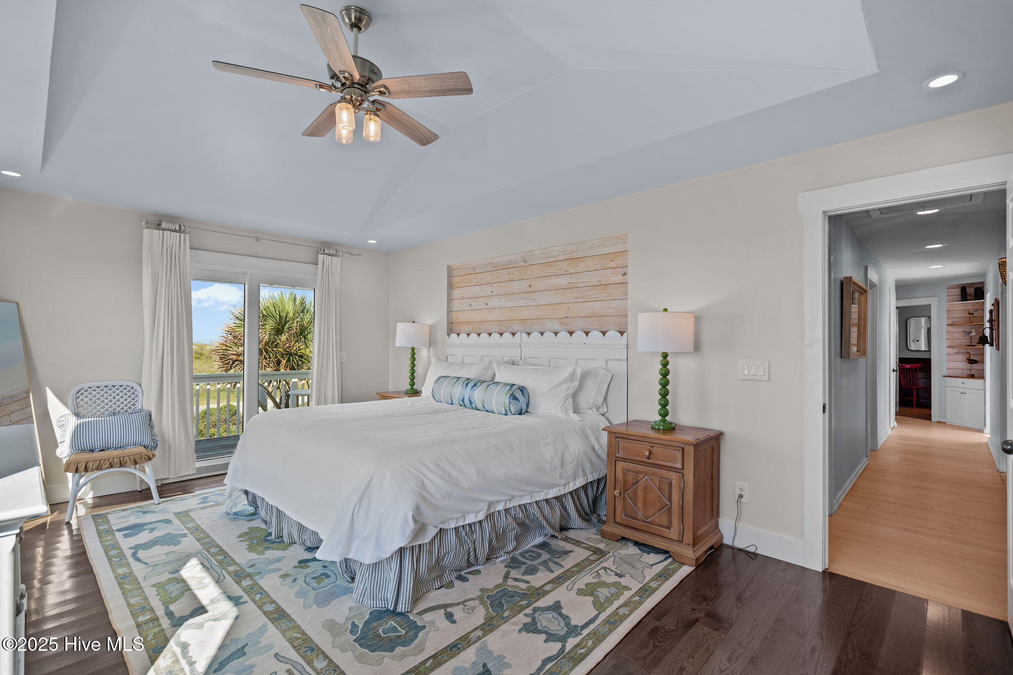 100550431 | Photo 25