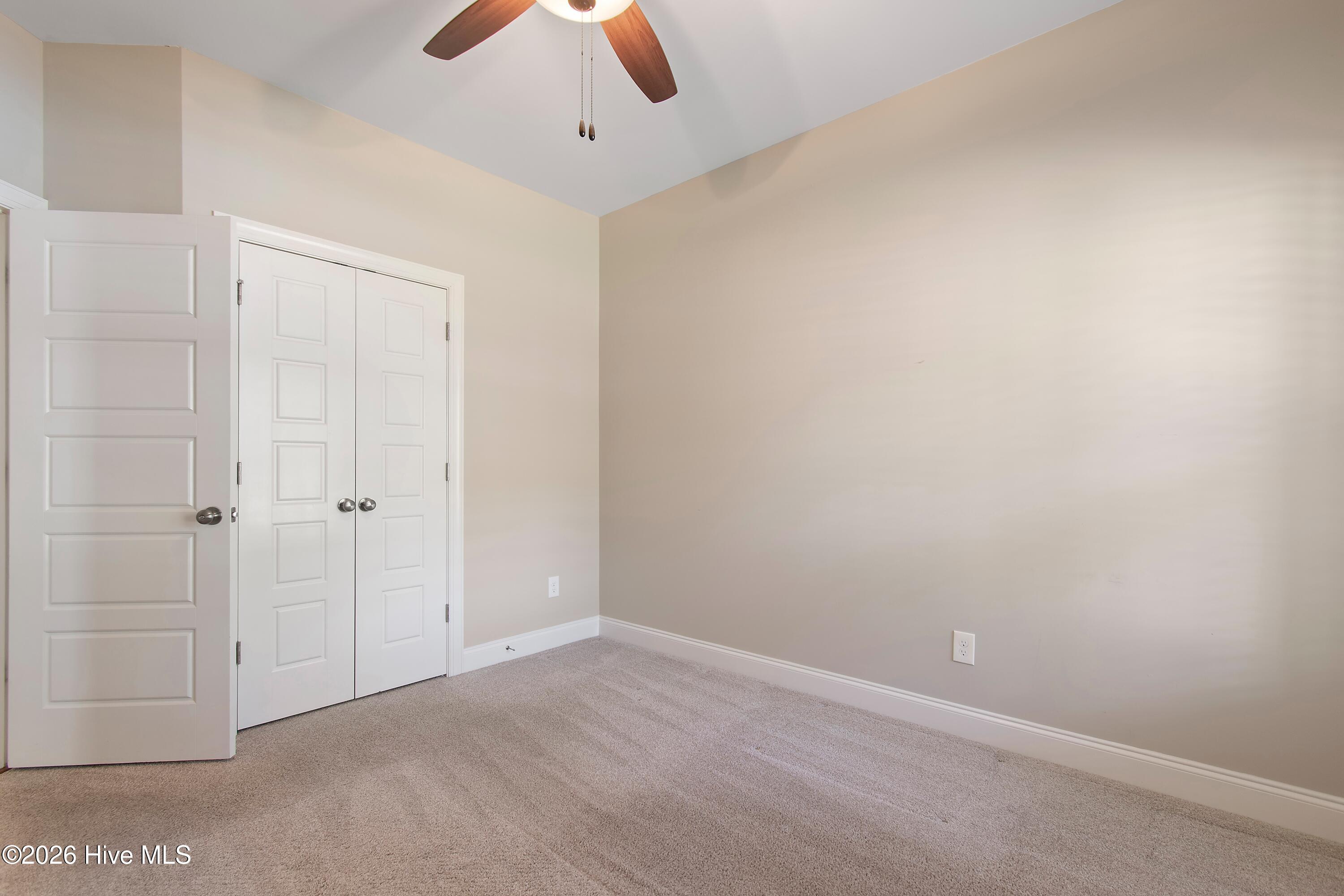 100563713 | Photo 29