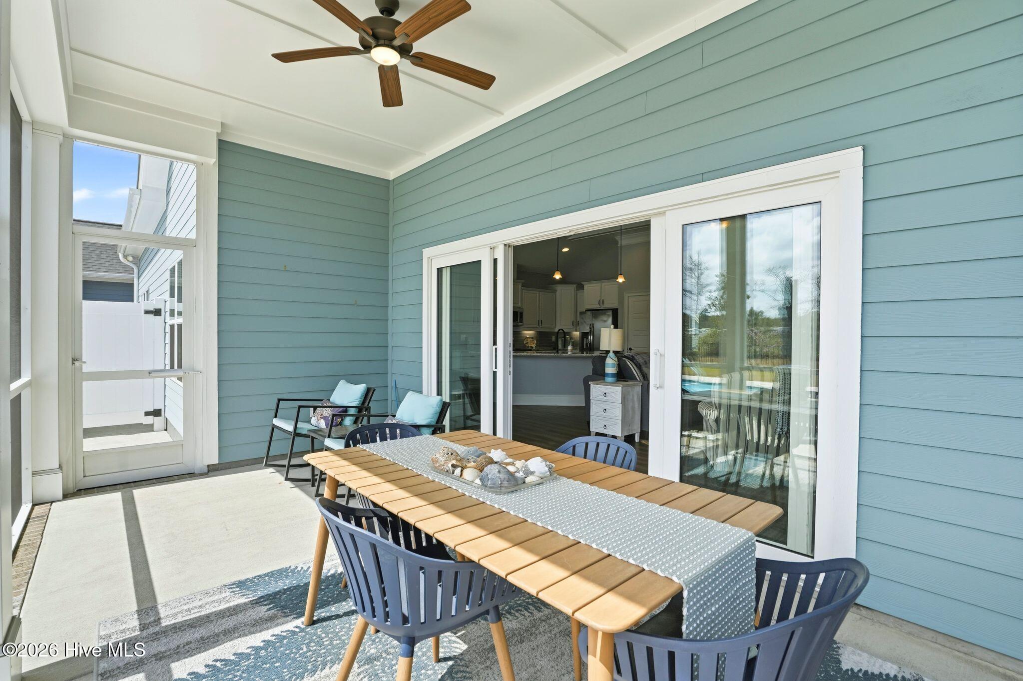 100563087 | Photo 32