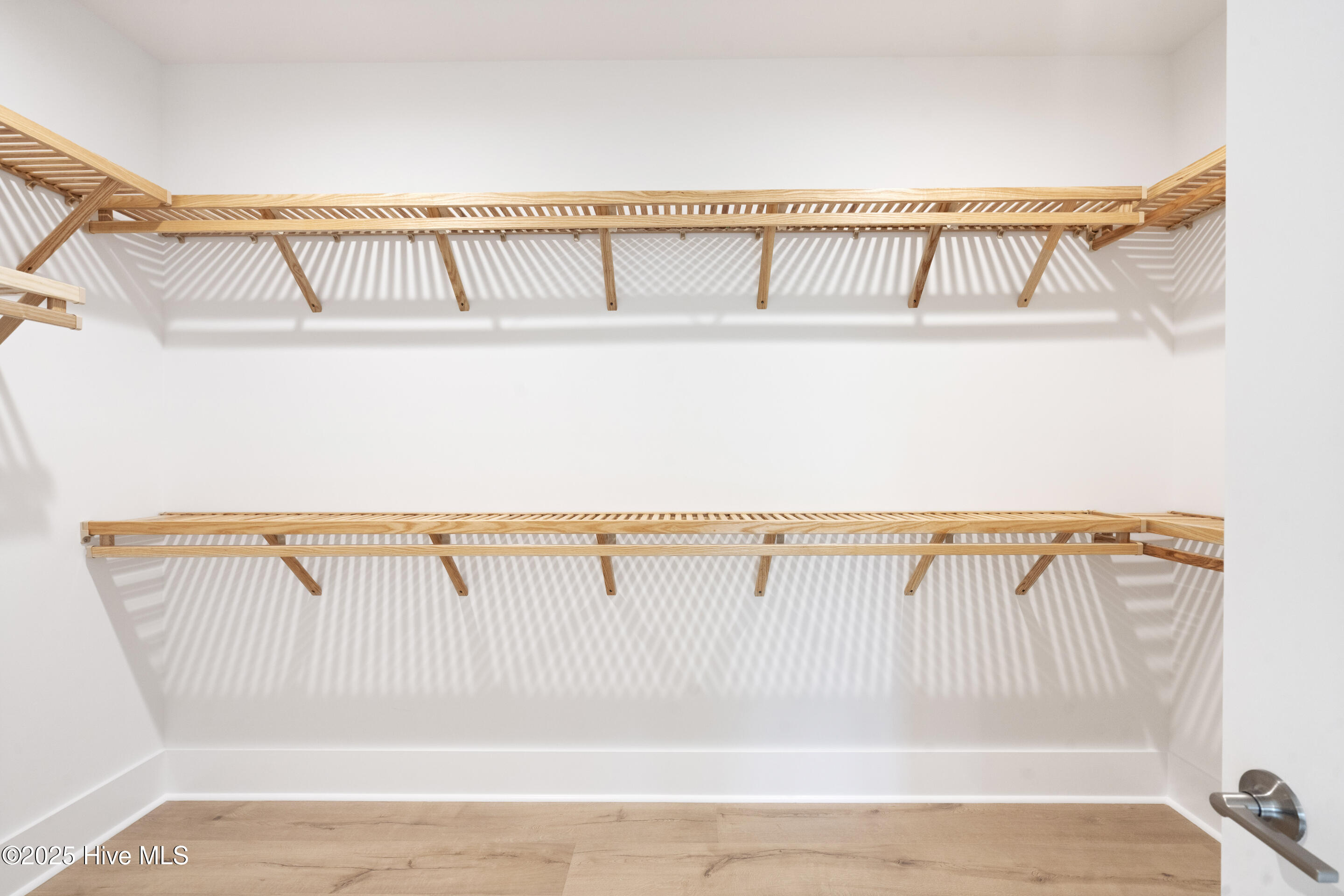 100537475 | Photo 48