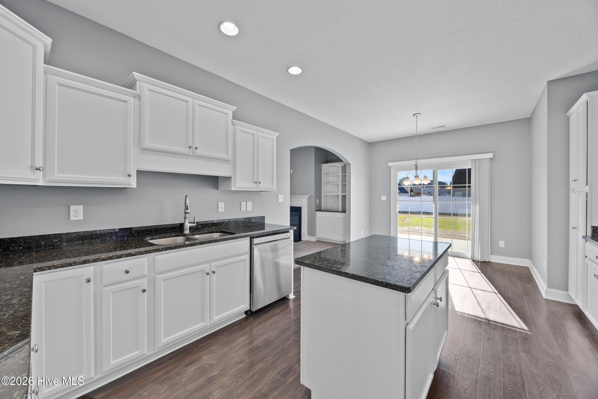 100550034 | Photo 16