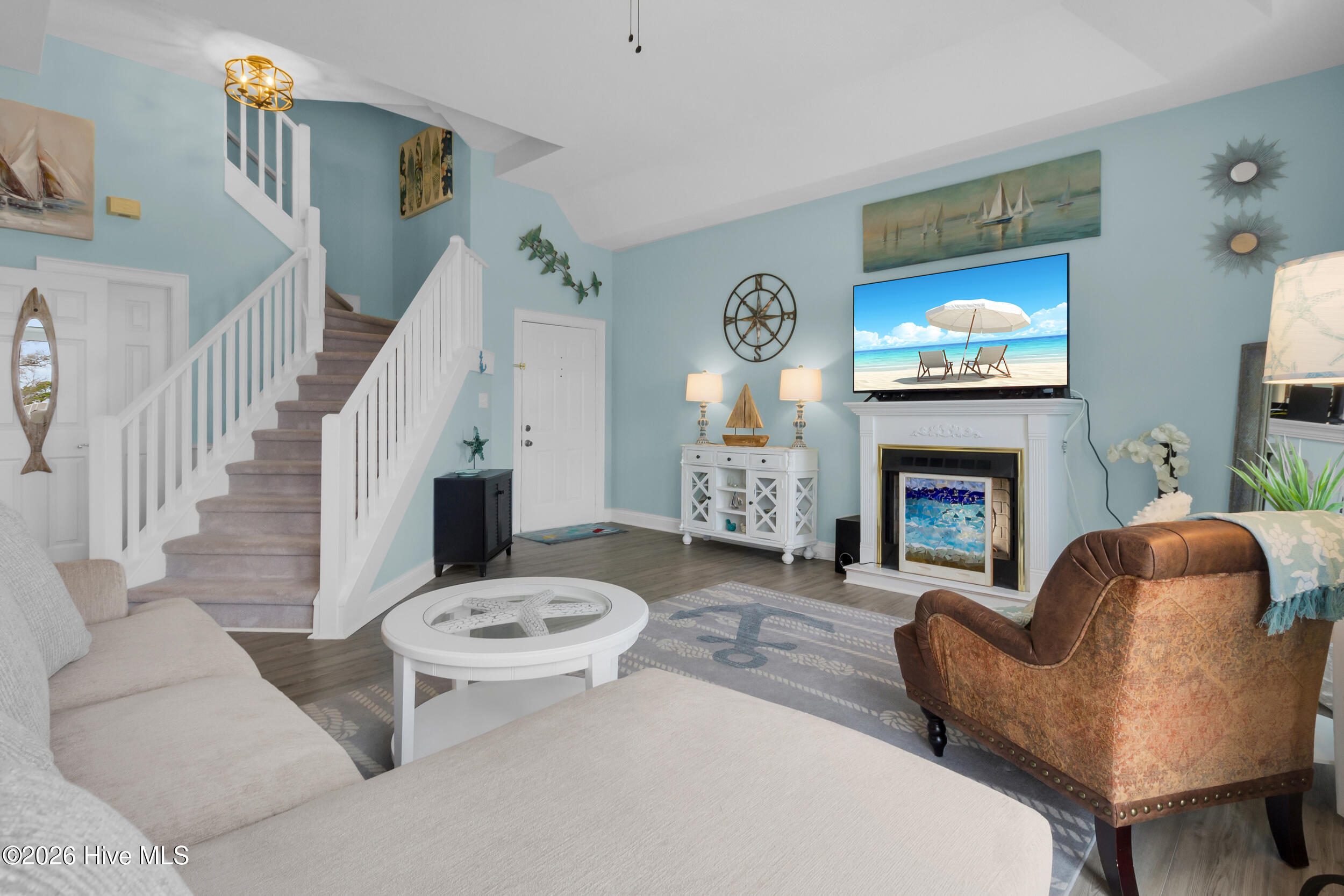 100557933 | Photo 14