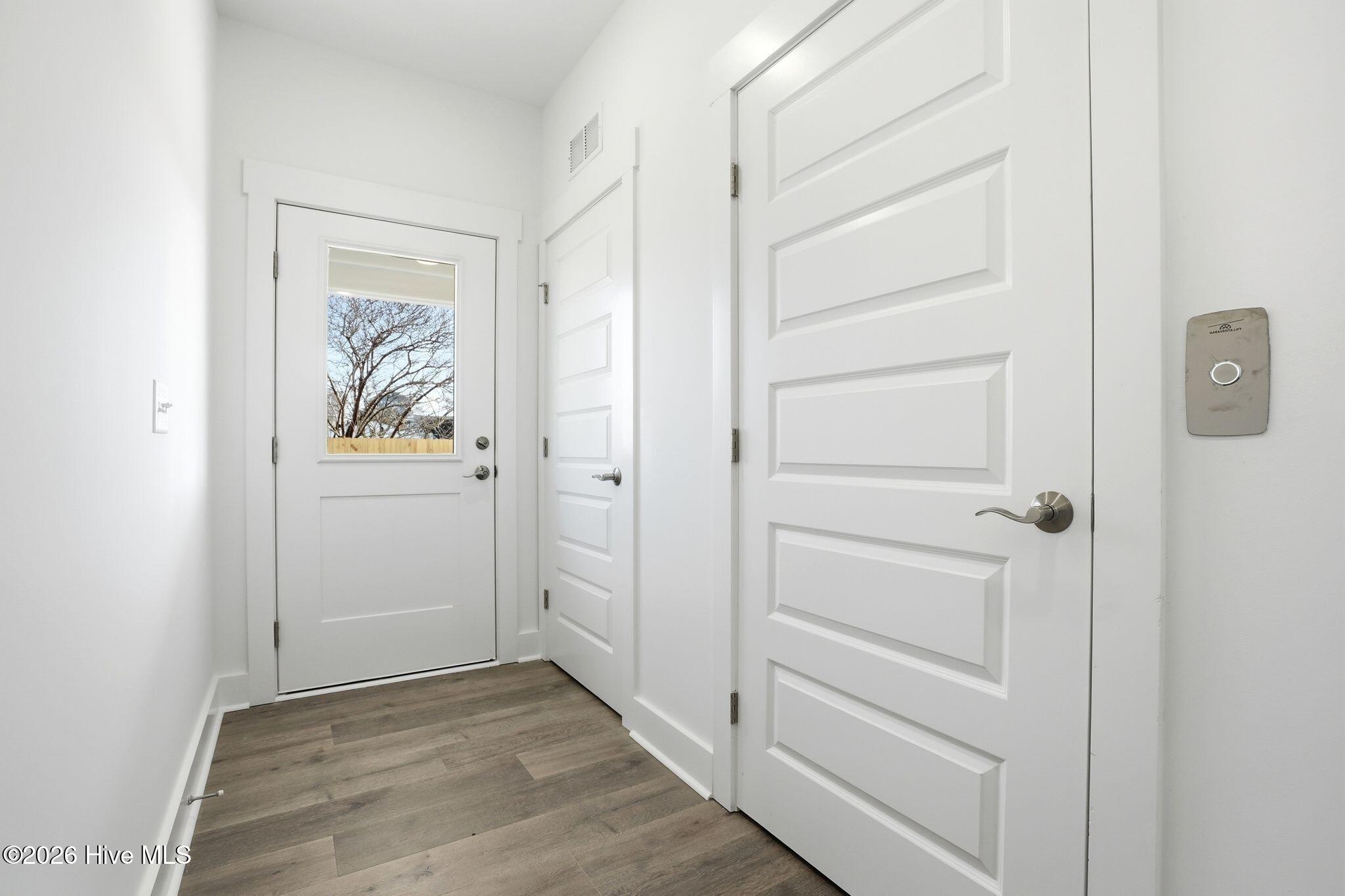 100558491 | Photo 64