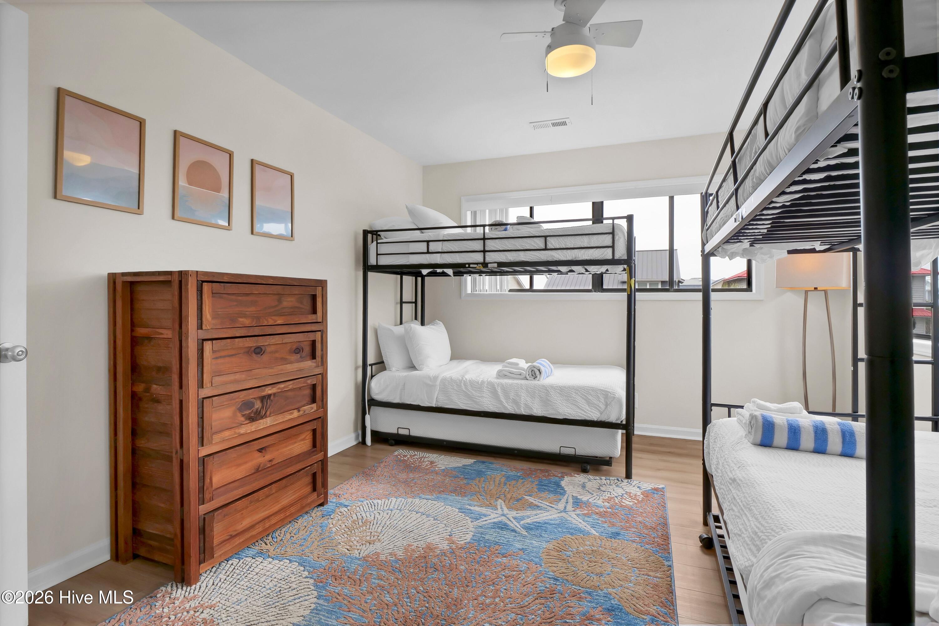 100556250 | Photo 29