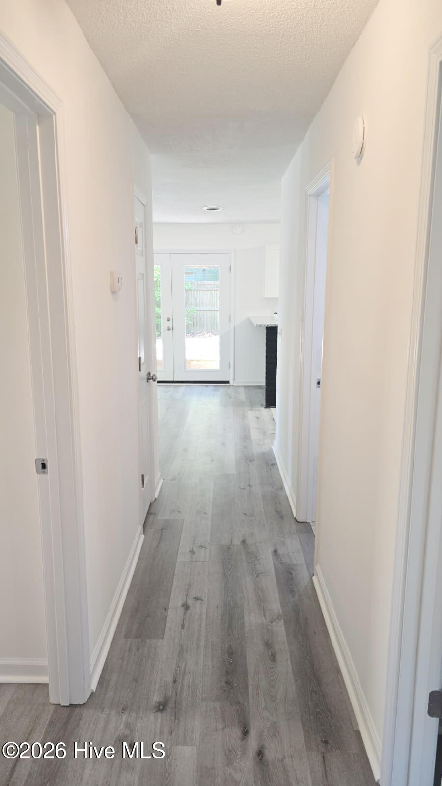 100568937 | Photo 15