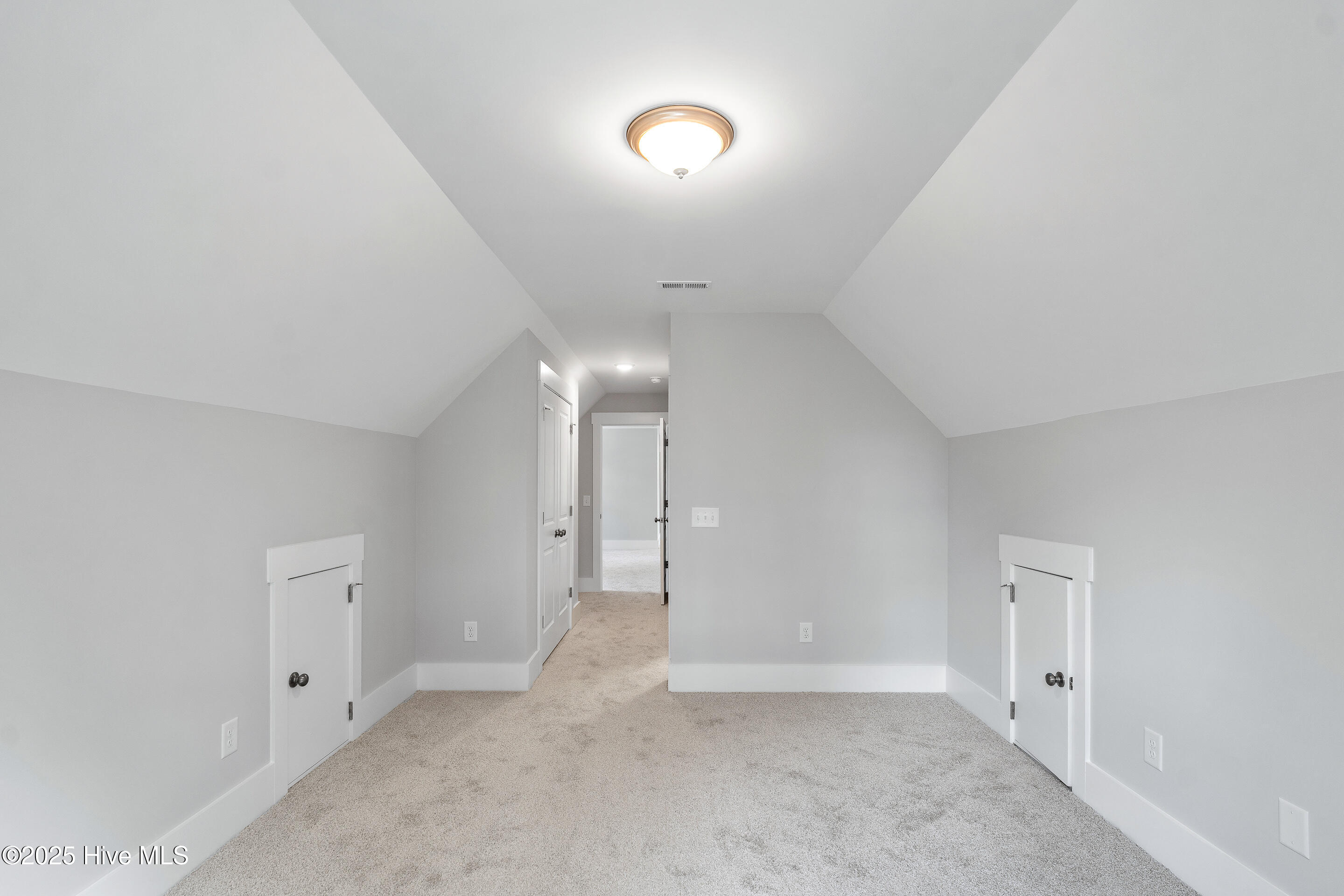 100506457 | Photo 47