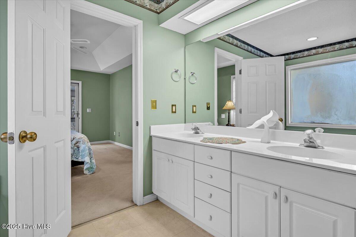 100543778 | Photo 26