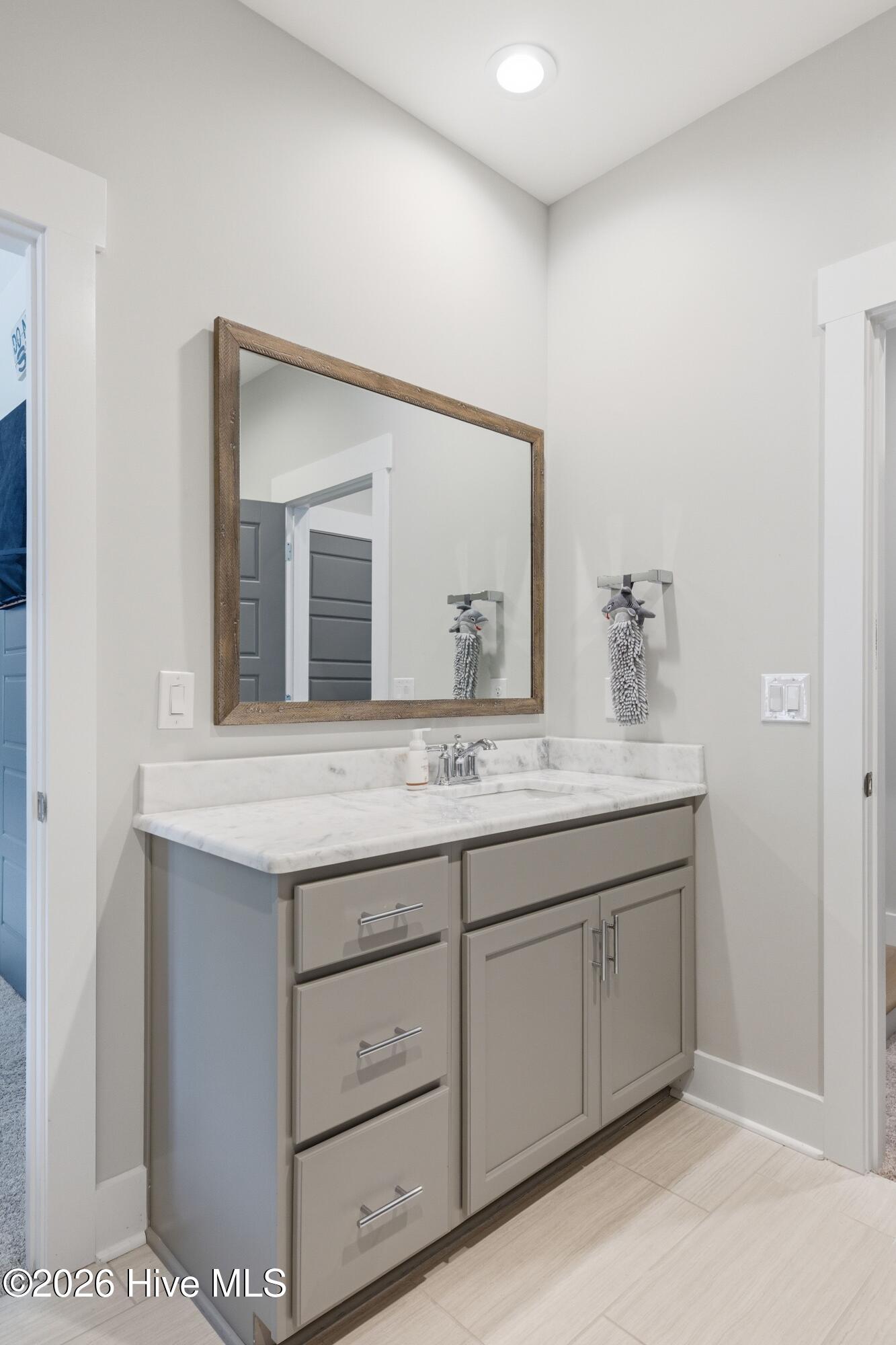 100564448 | Photo 42