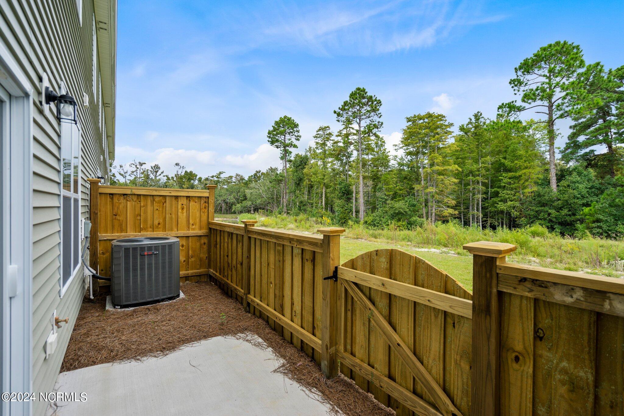 100540611 | Photo 11