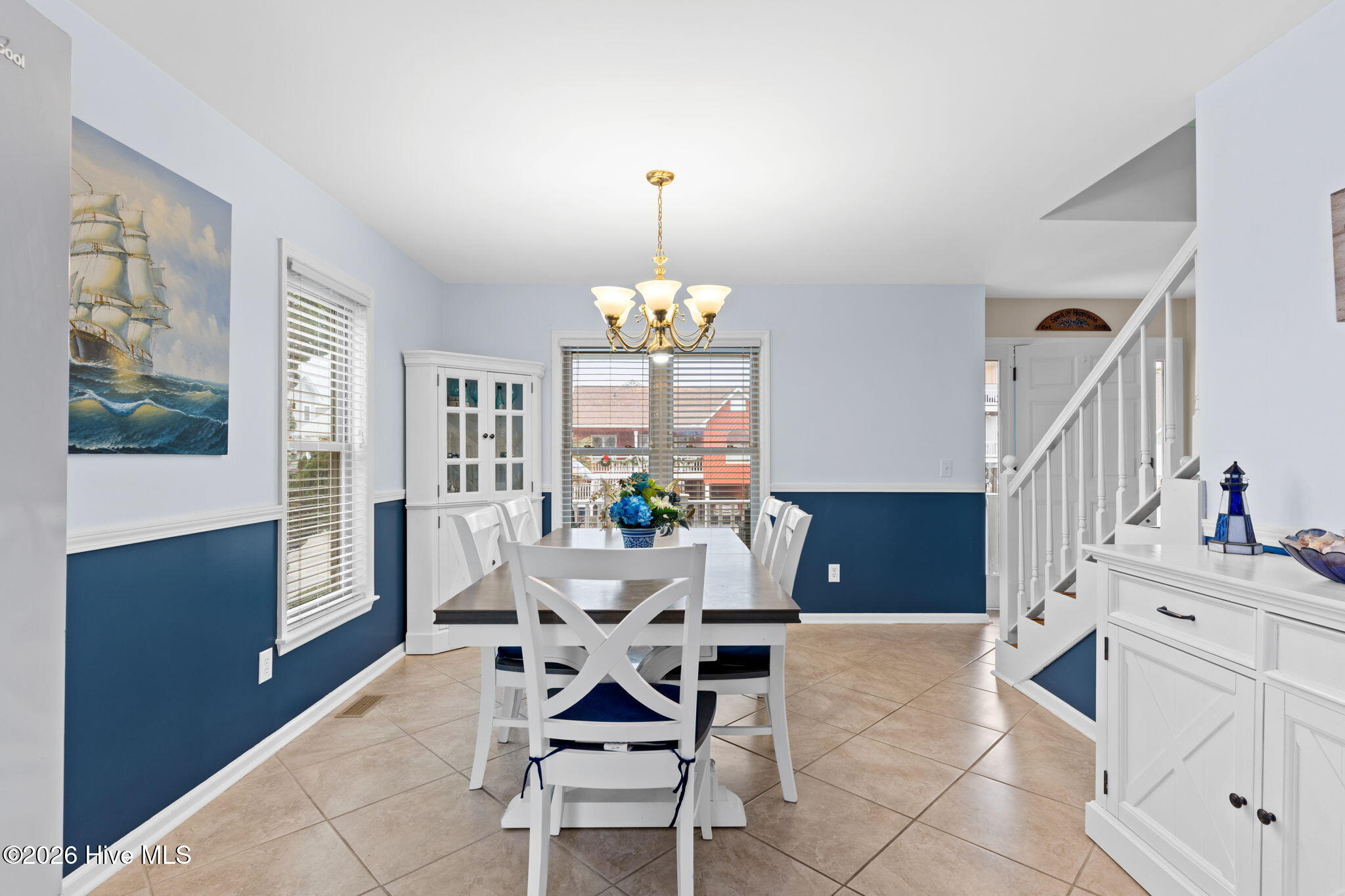 100550853 | Photo 23