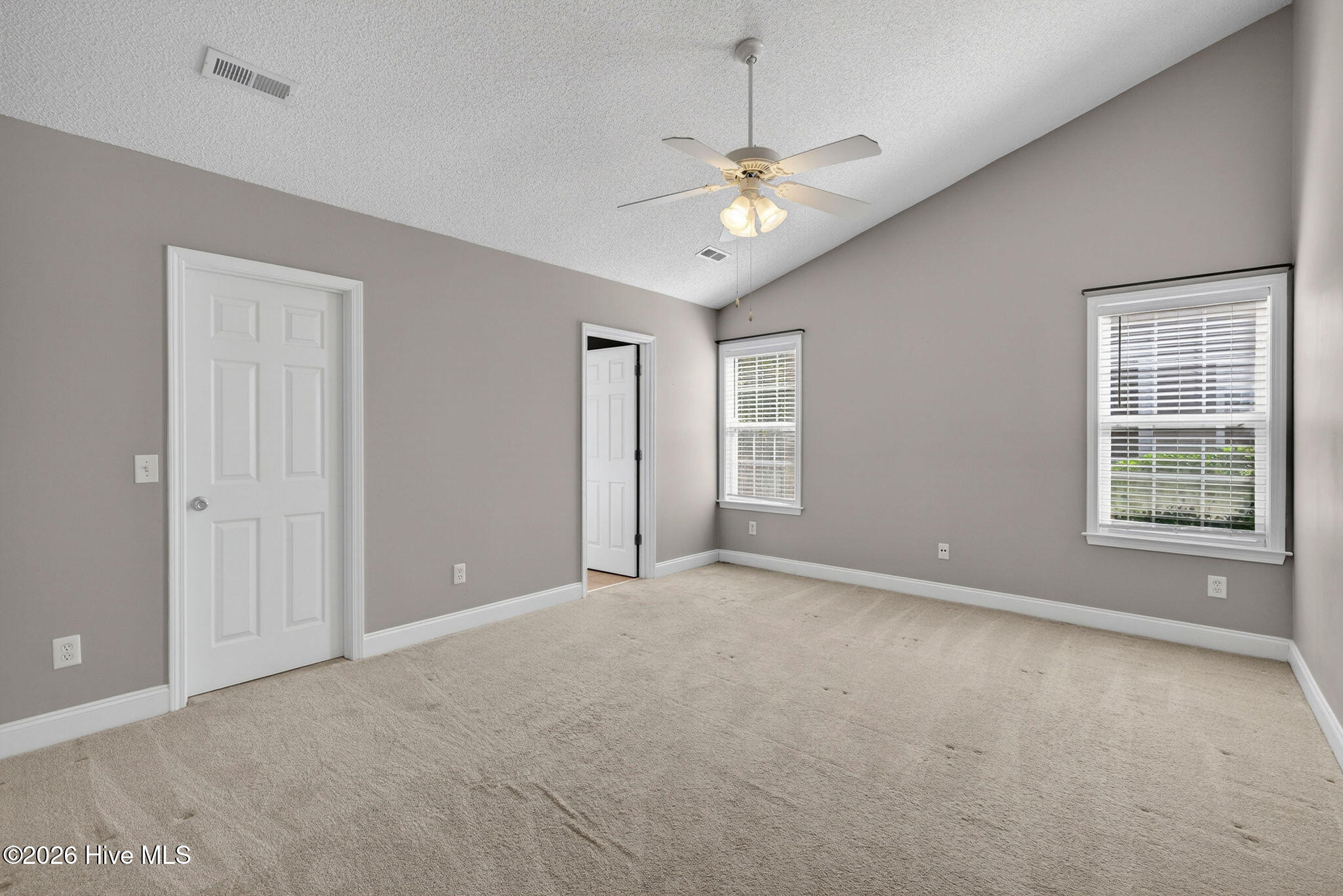 100567881 | Photo 18