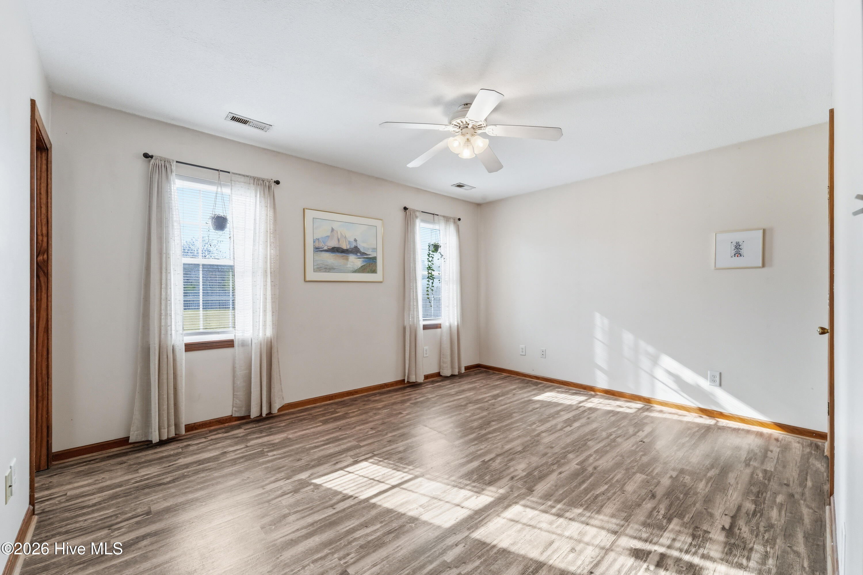 100562378 | Photo 37