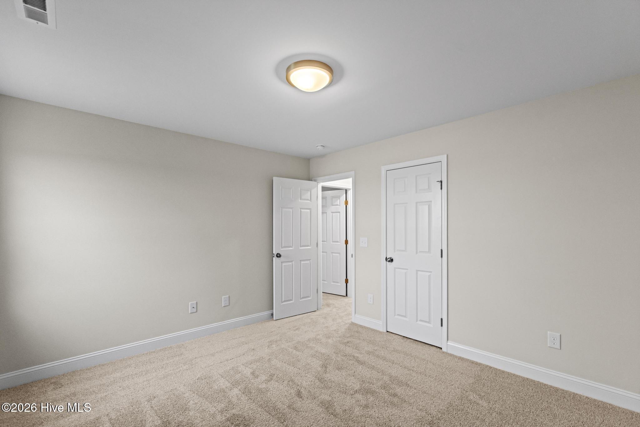 100544641 | Photo 21