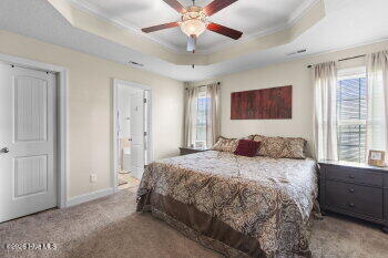 100570281 | Photo 13