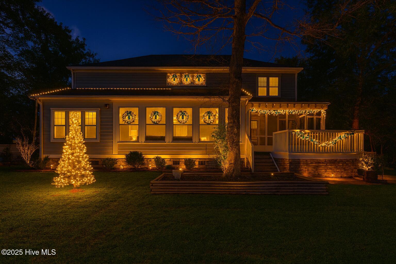 100523832 | Photo 10