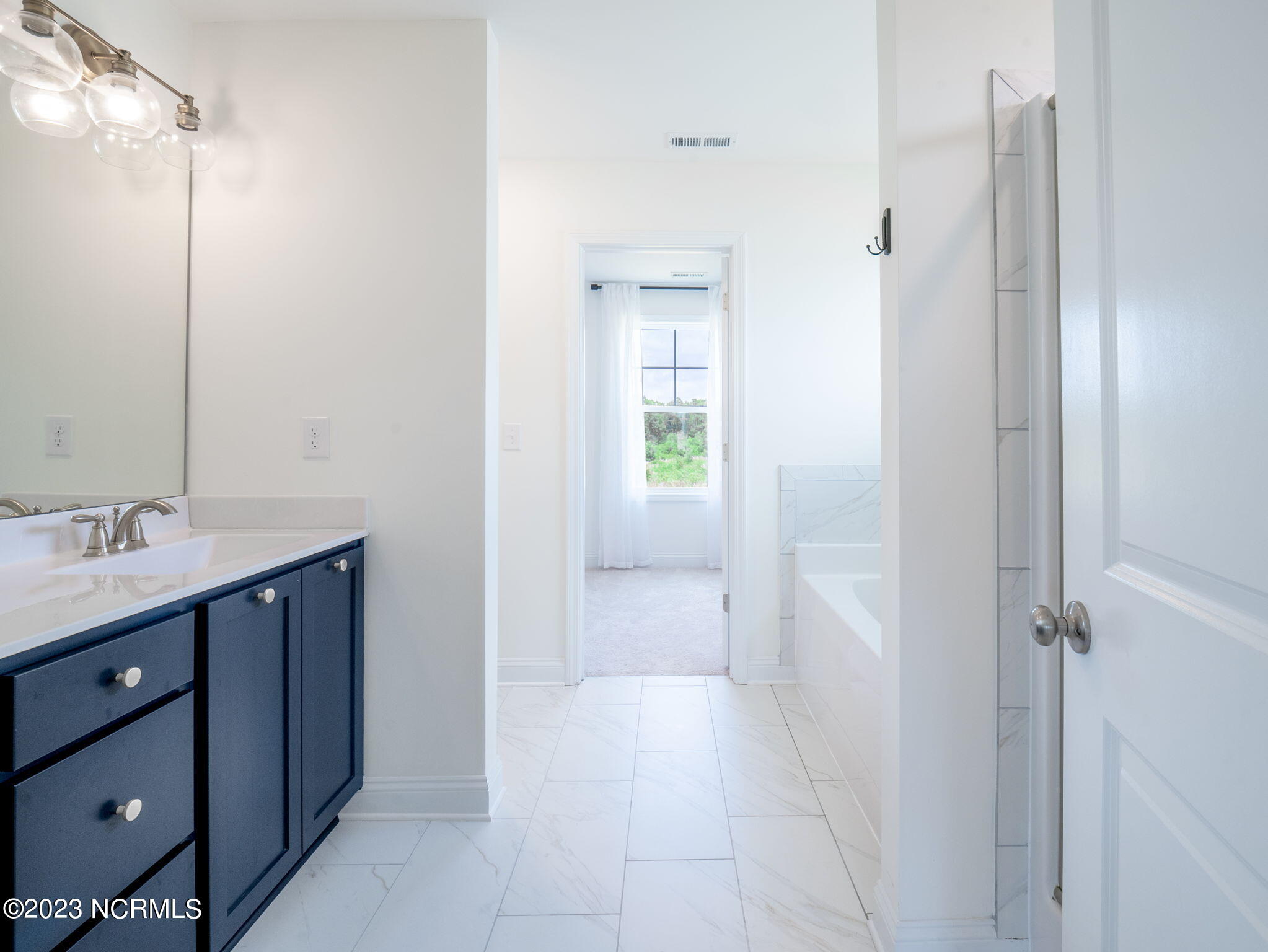 100550664 | Photo 32