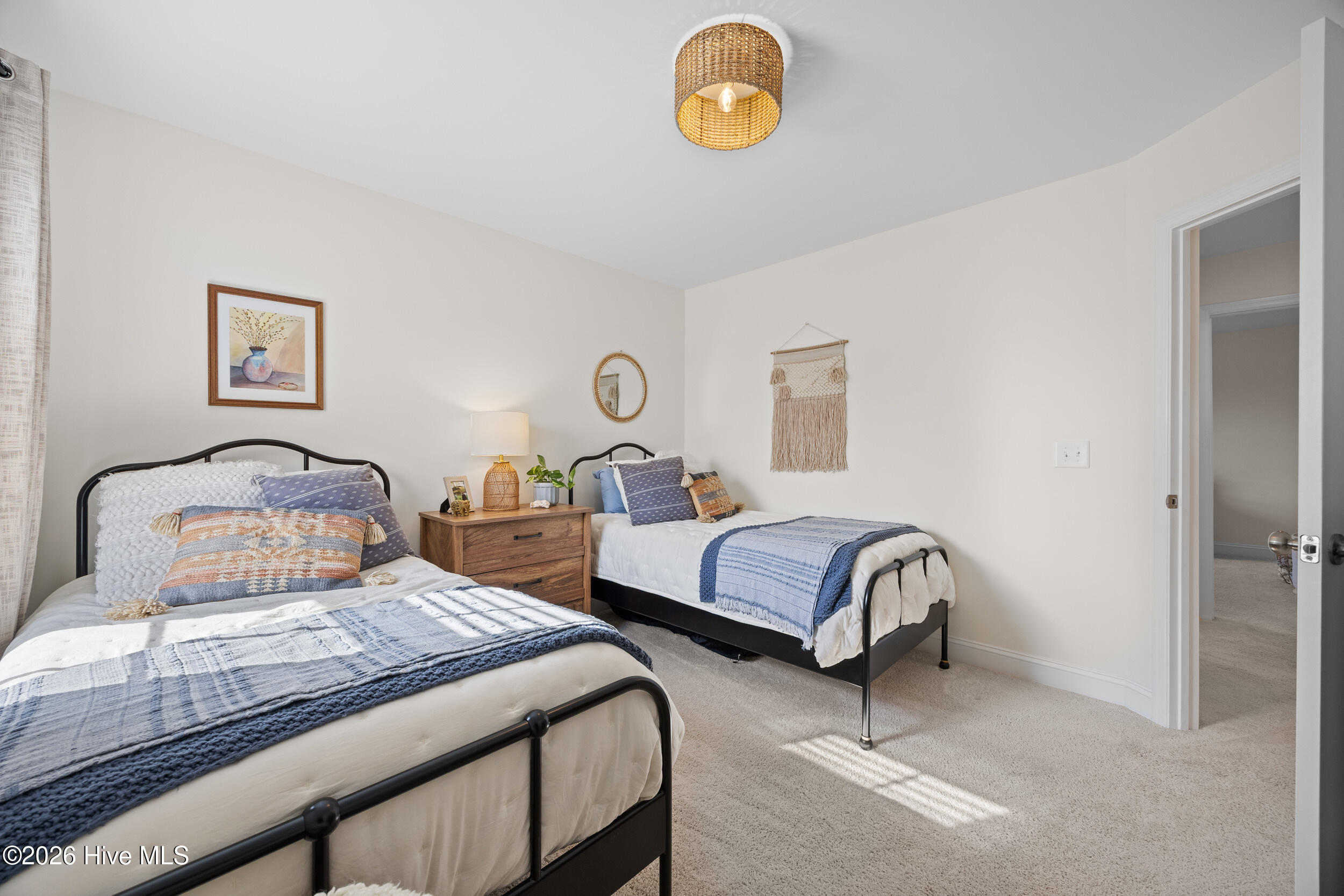 100555397 | Photo 46