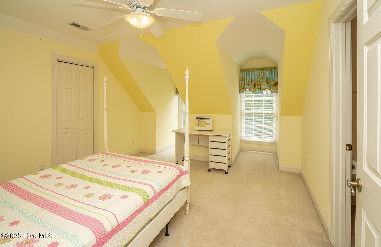 100510807 | Photo 55