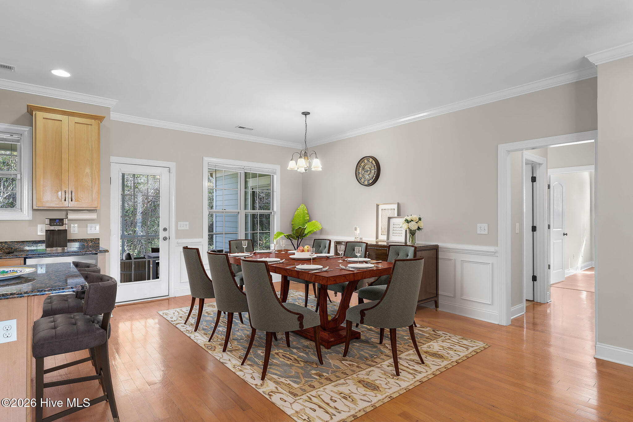 100565690 | Photo 15