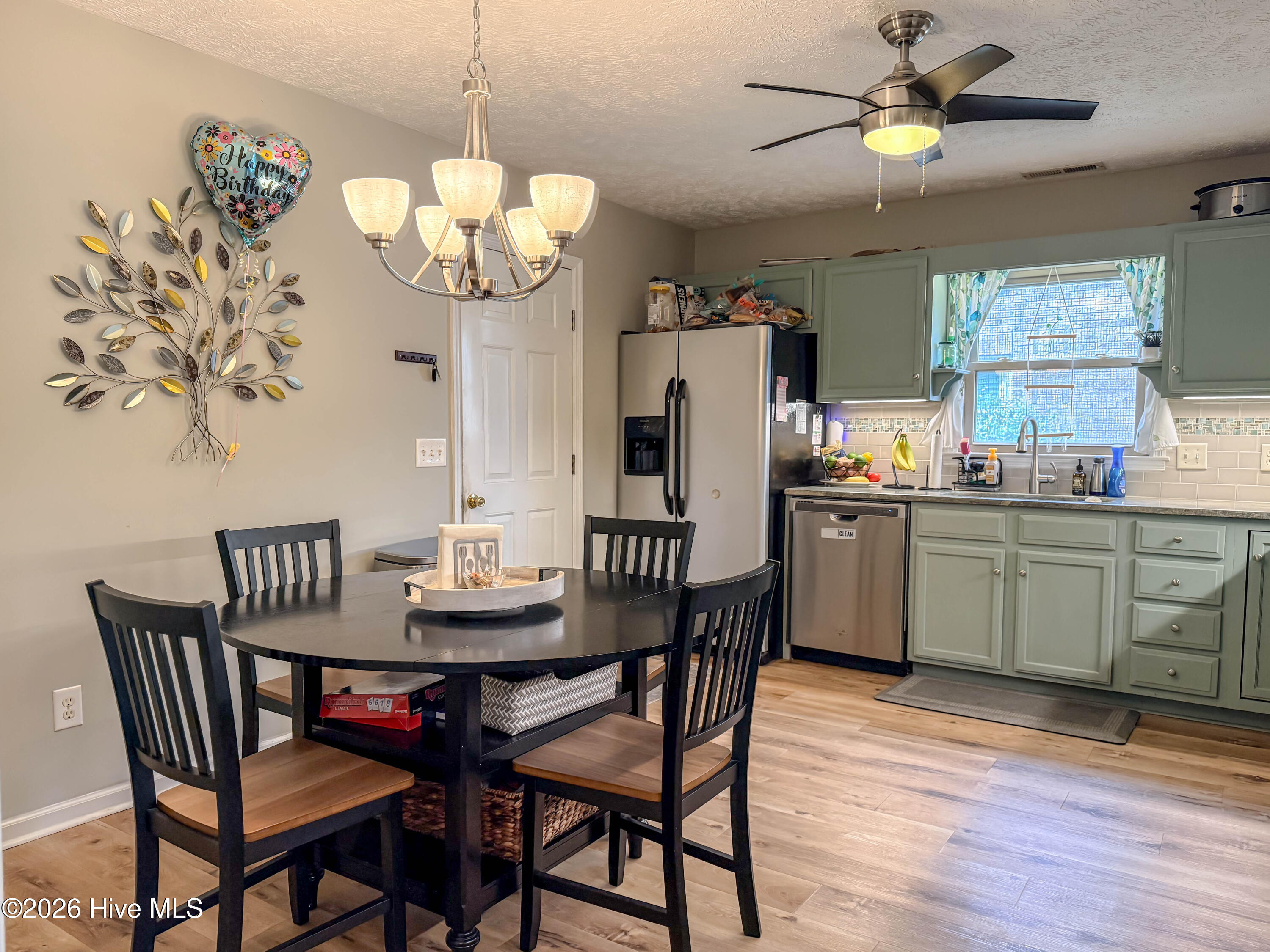 100556502 | Photo 78