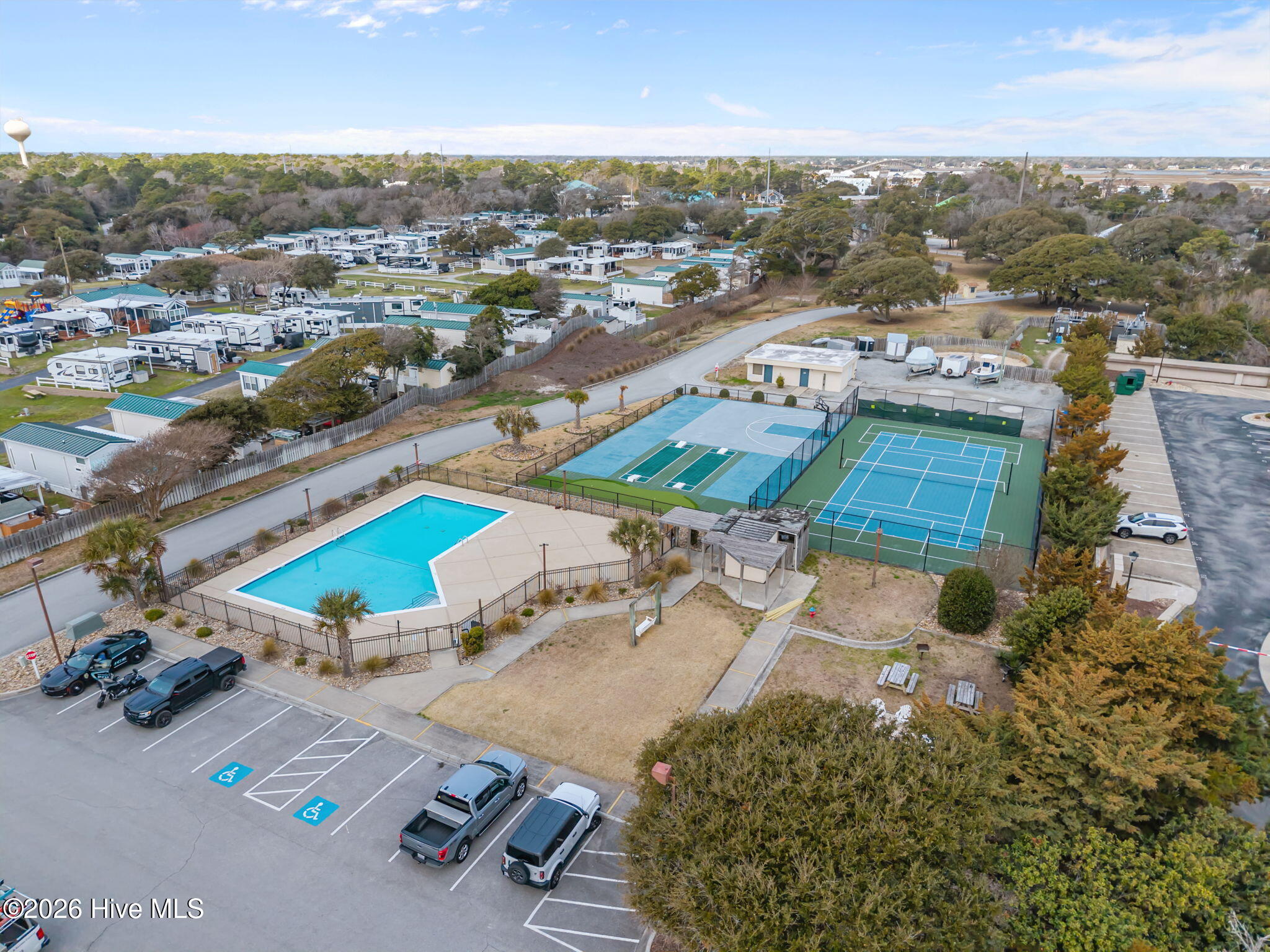 100561637 | Photo 38