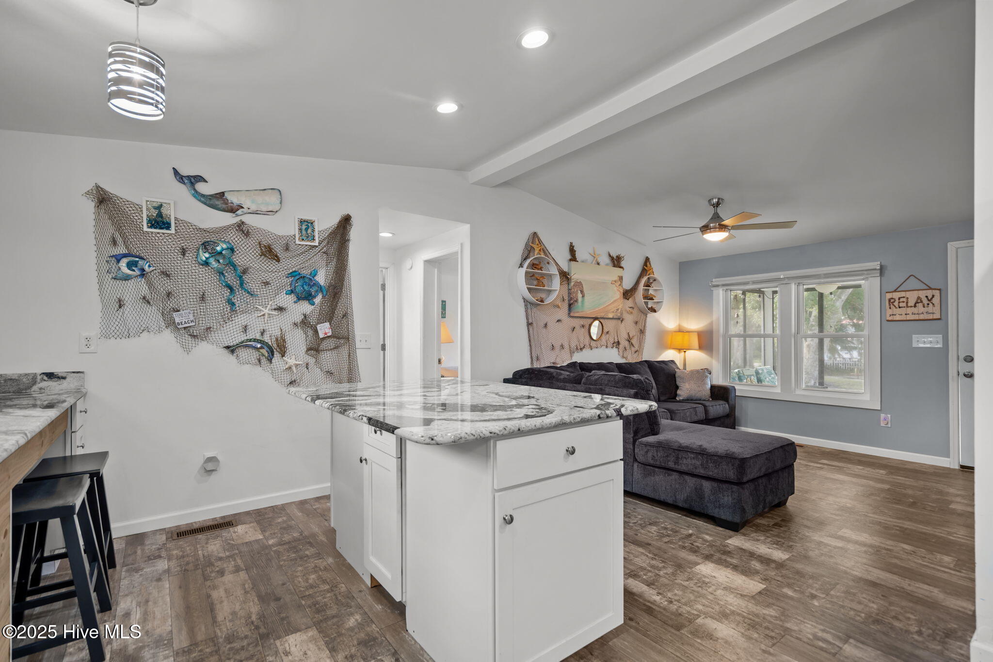 100528032 | Photo 16