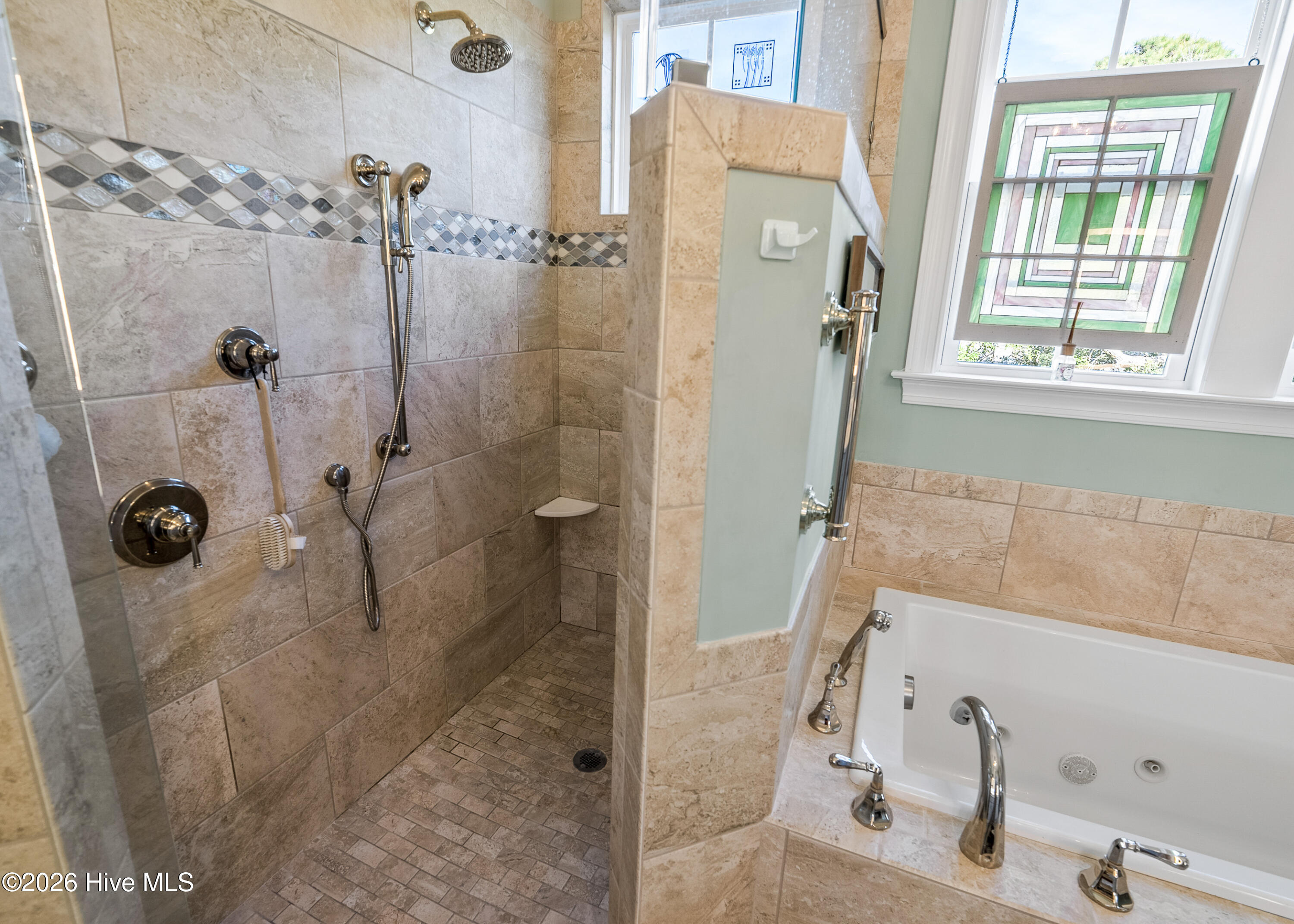 100550882 | Photo 29