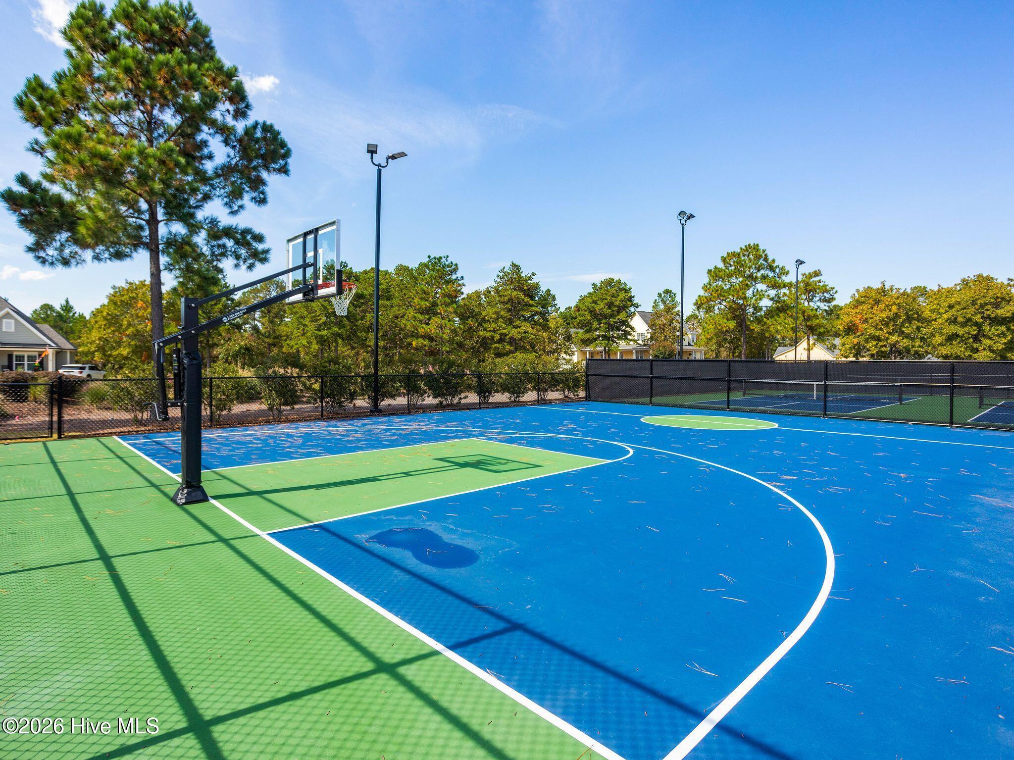 100569004 | Photo 103