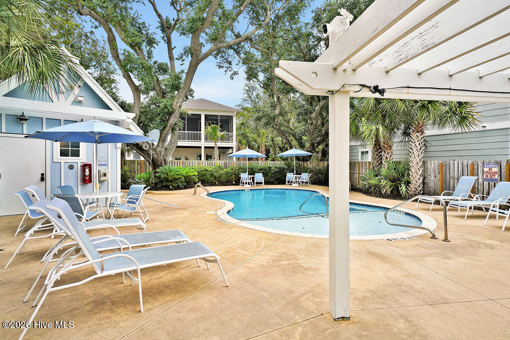 100561001 | Photo 38