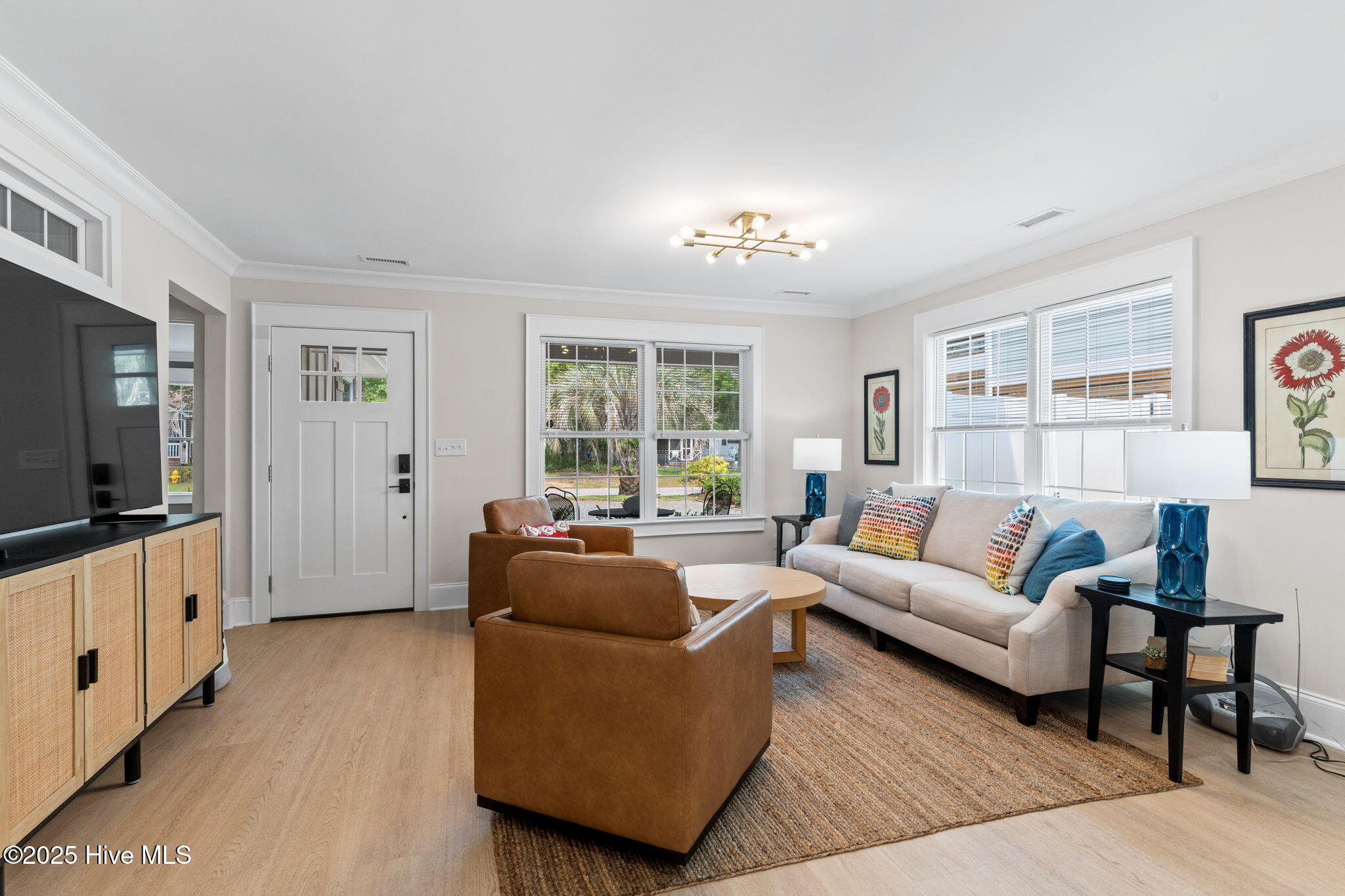 100492743 | Photo 34