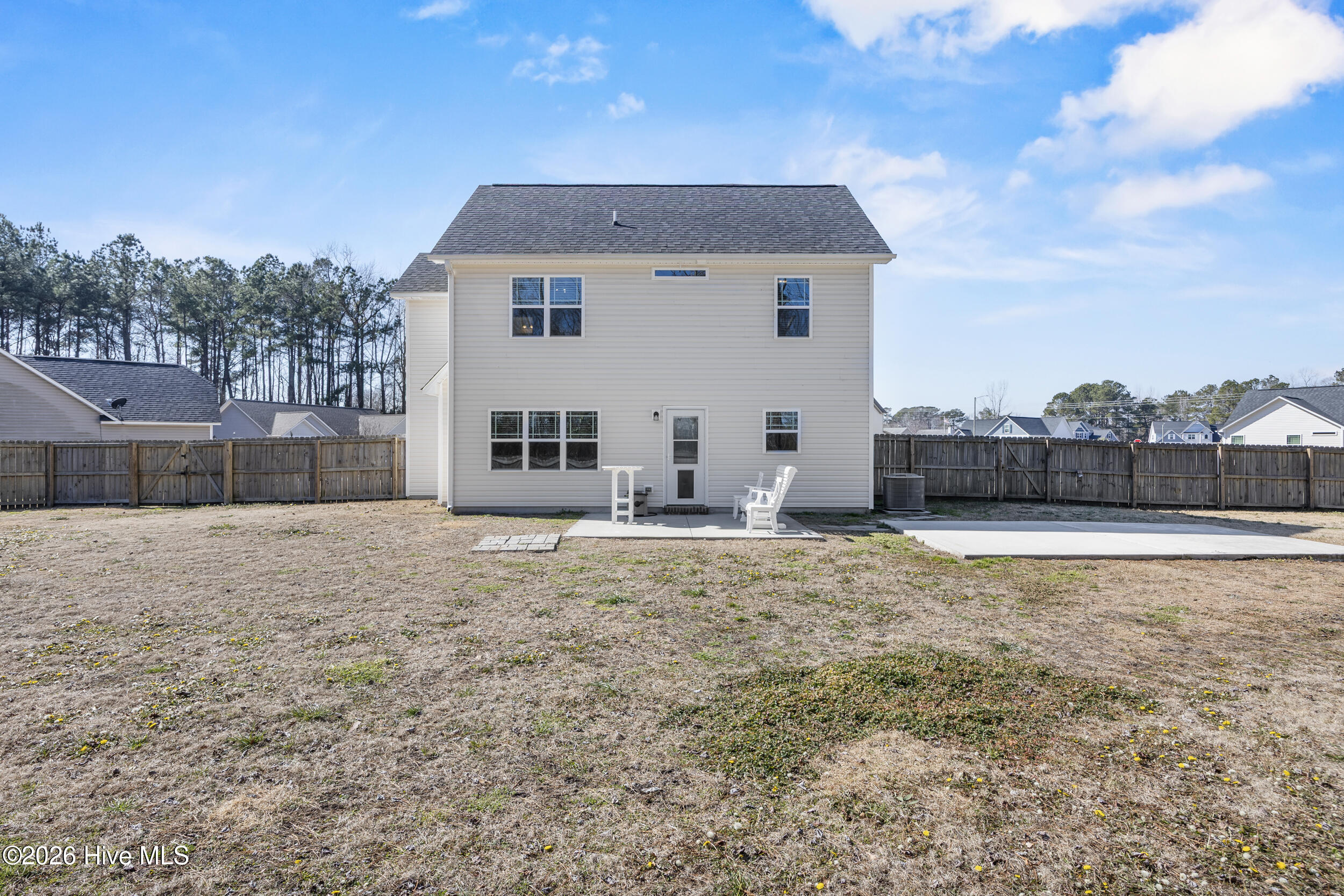 100553929 | Photo 35