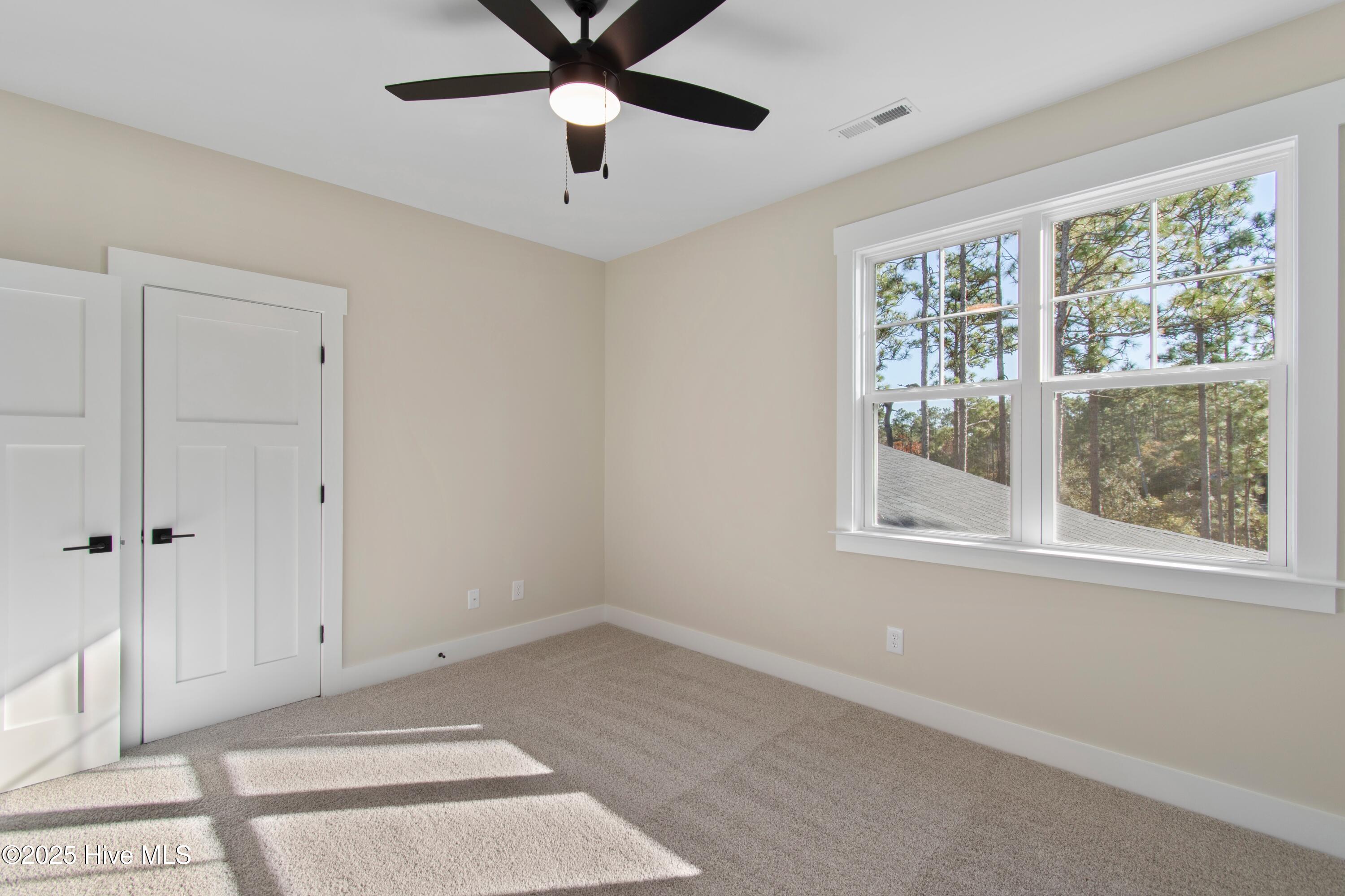 100520444 | Photo 51