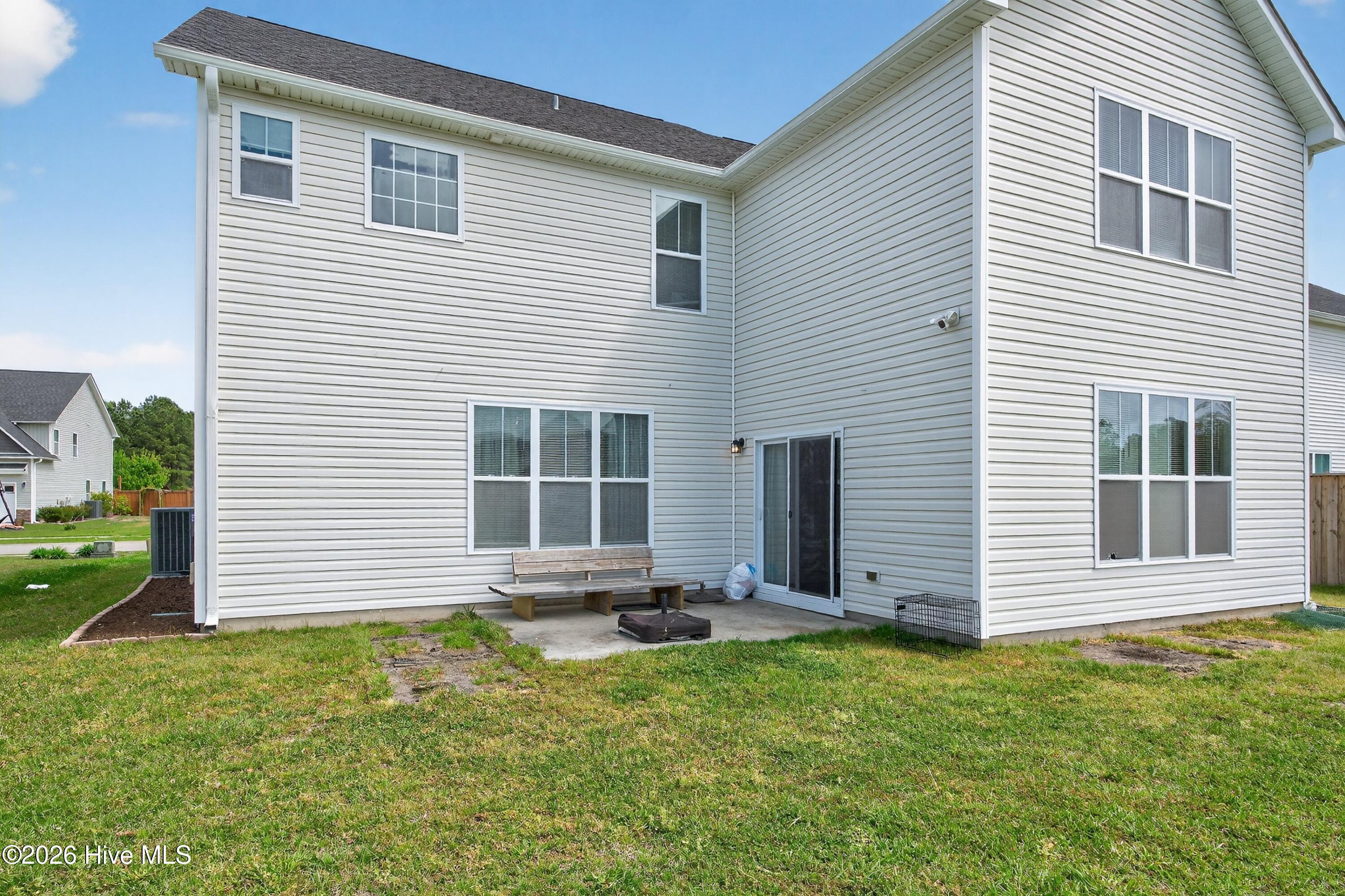 100565414 | Photo 42