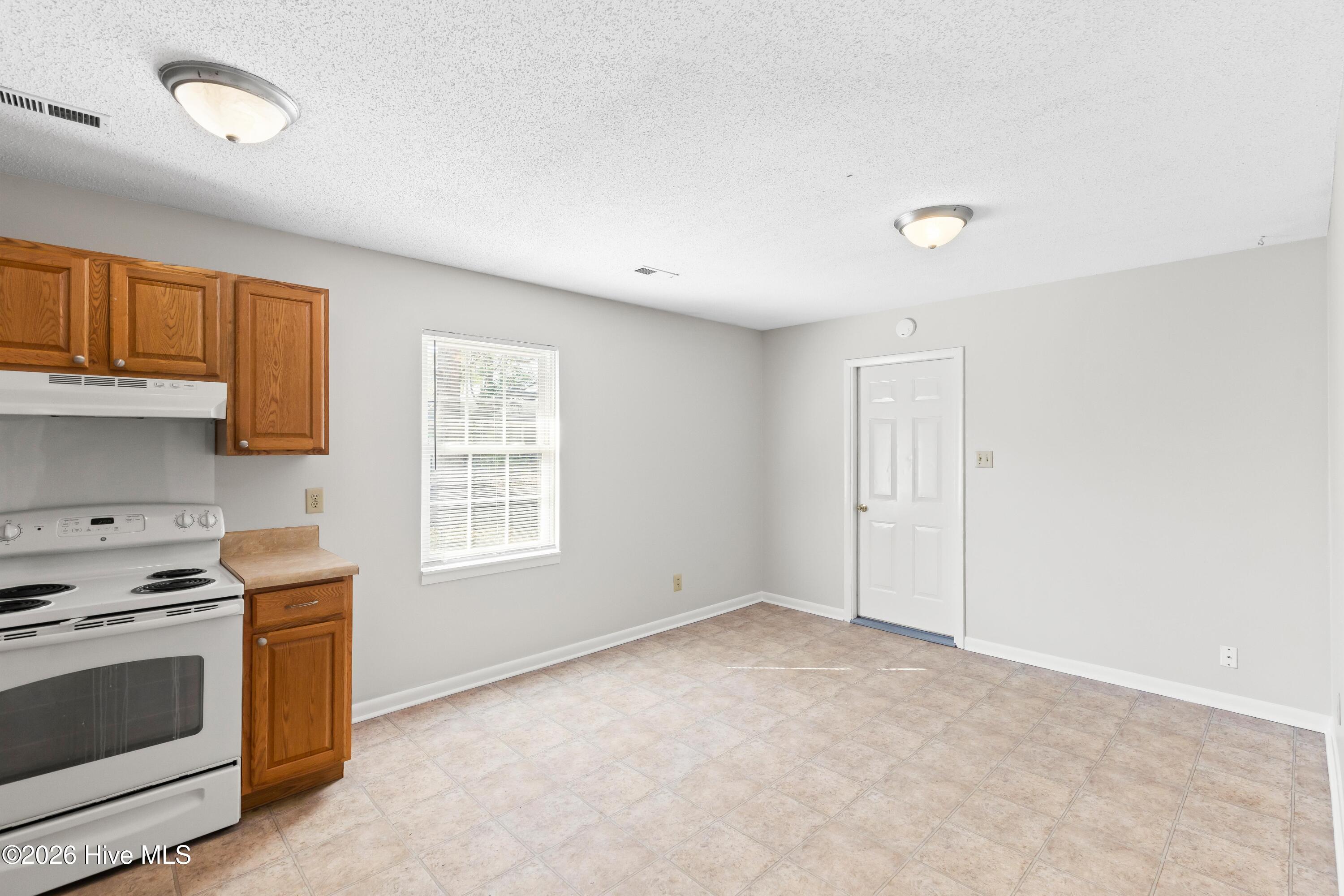 100547493 | Photo 10