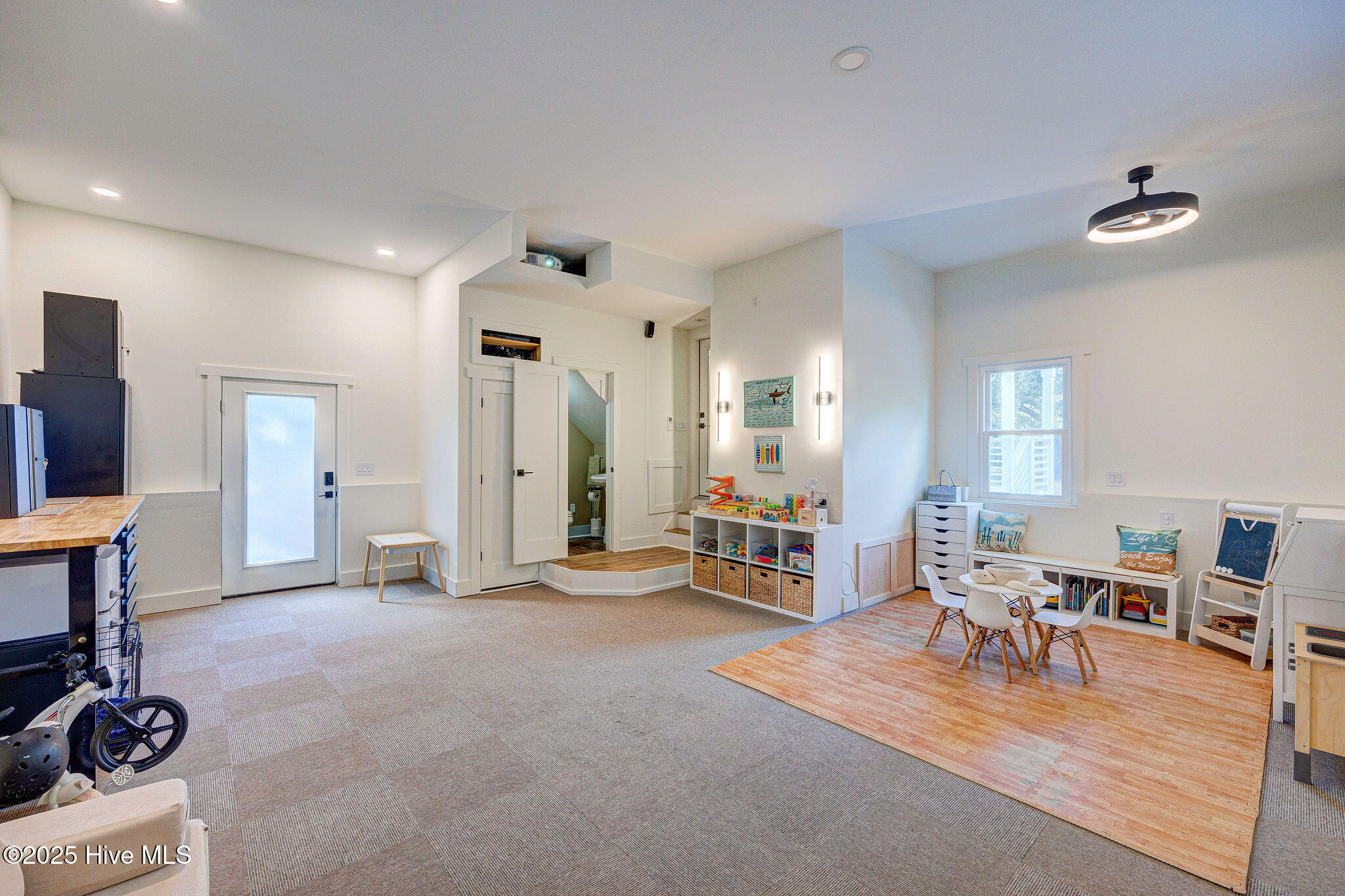 100534059 | Photo 46