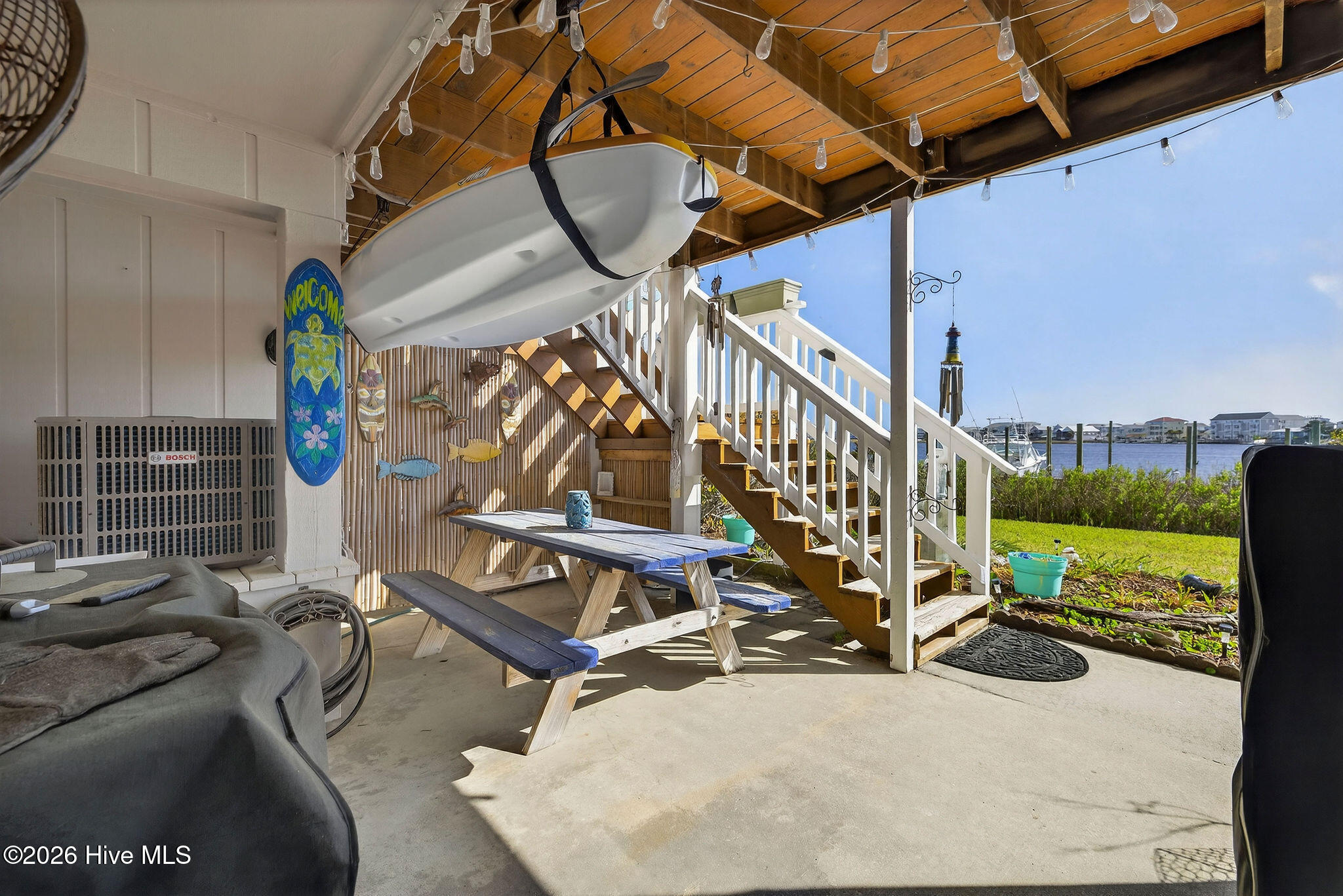 100564348 | Photo 37