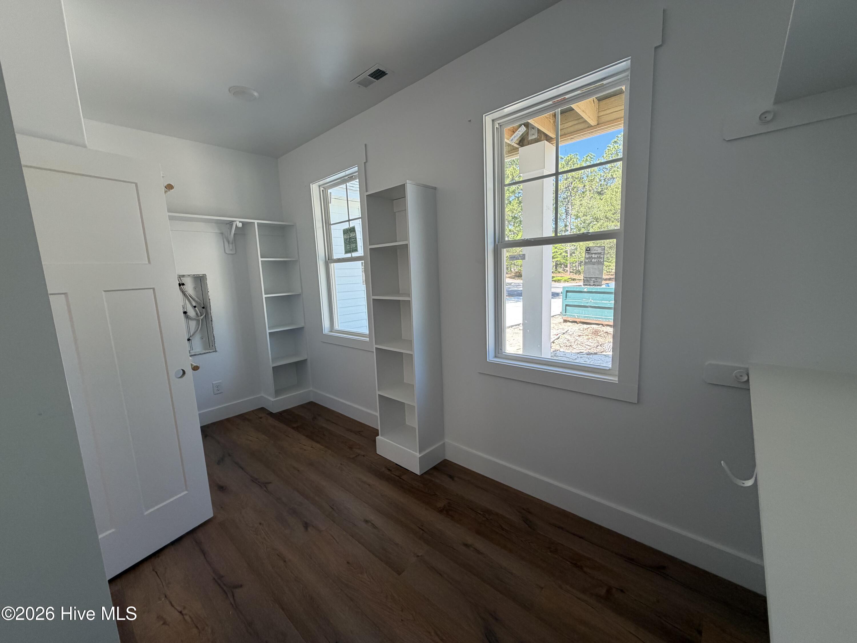 100568393 | Photo 33