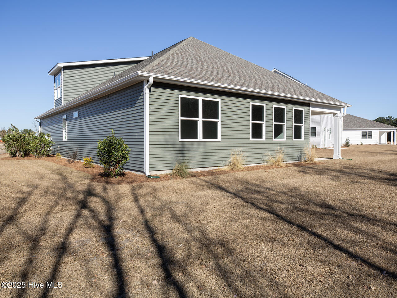 100547716 | Photo 35