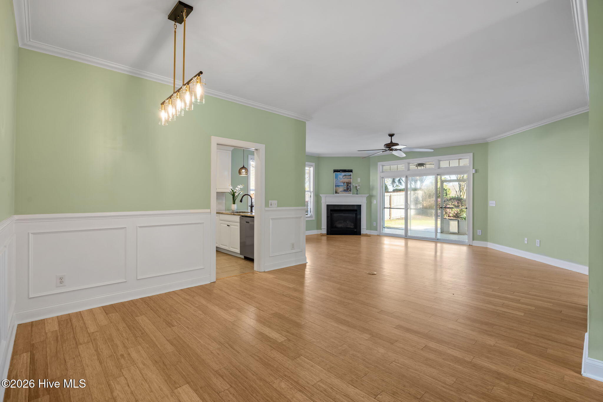 100561261 | Photo 16