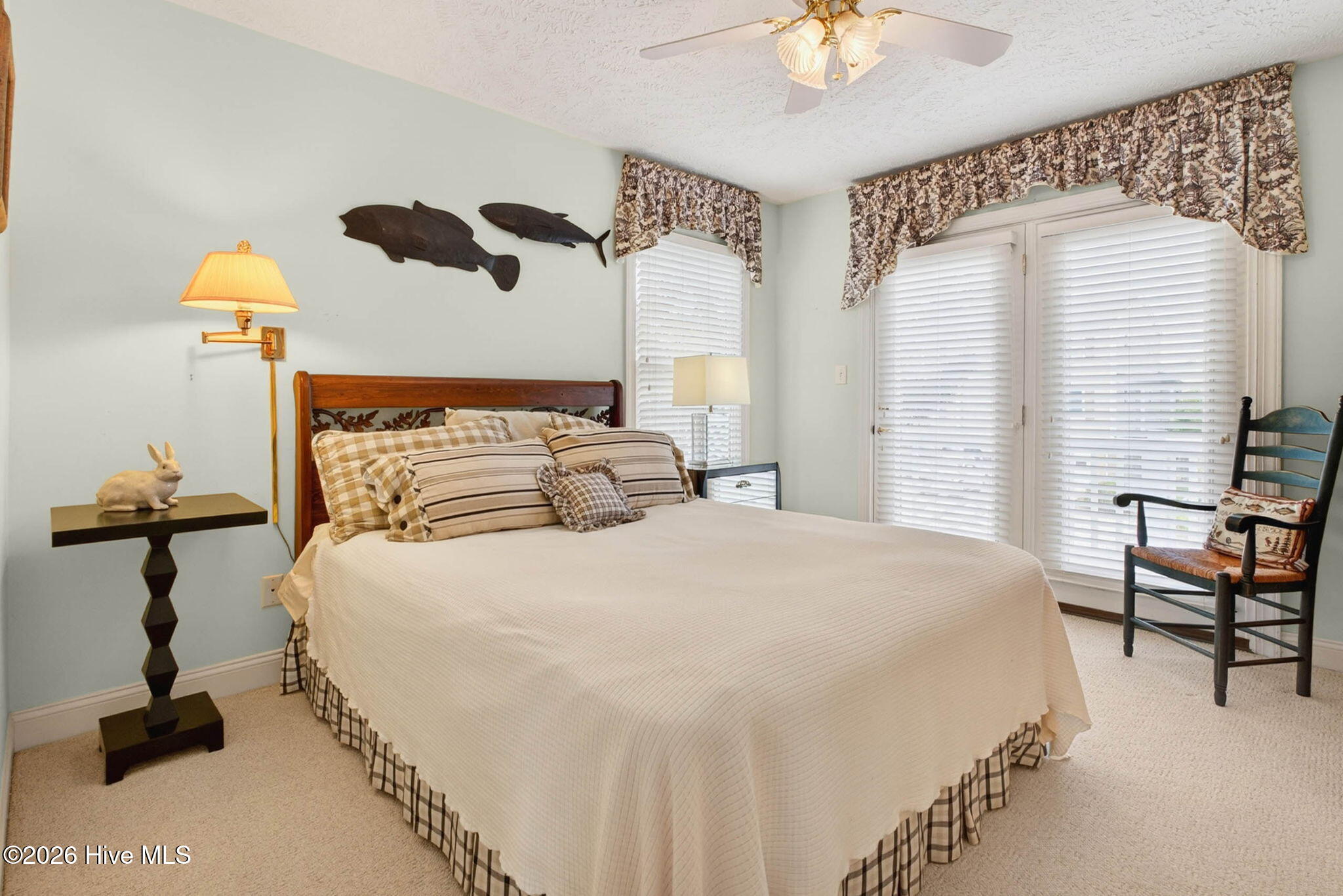 100570658 | Photo 33