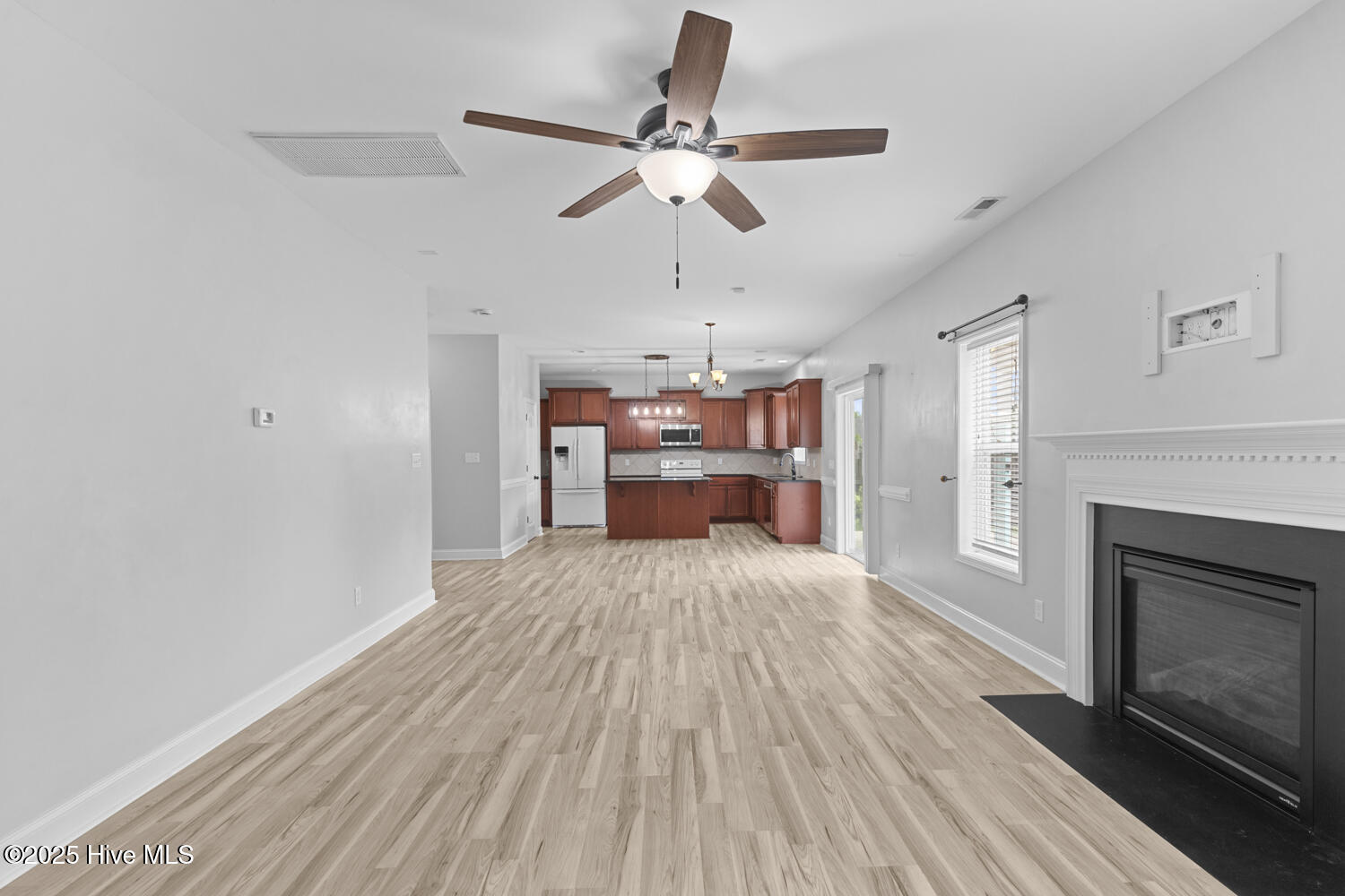 100507776 | Photo 16