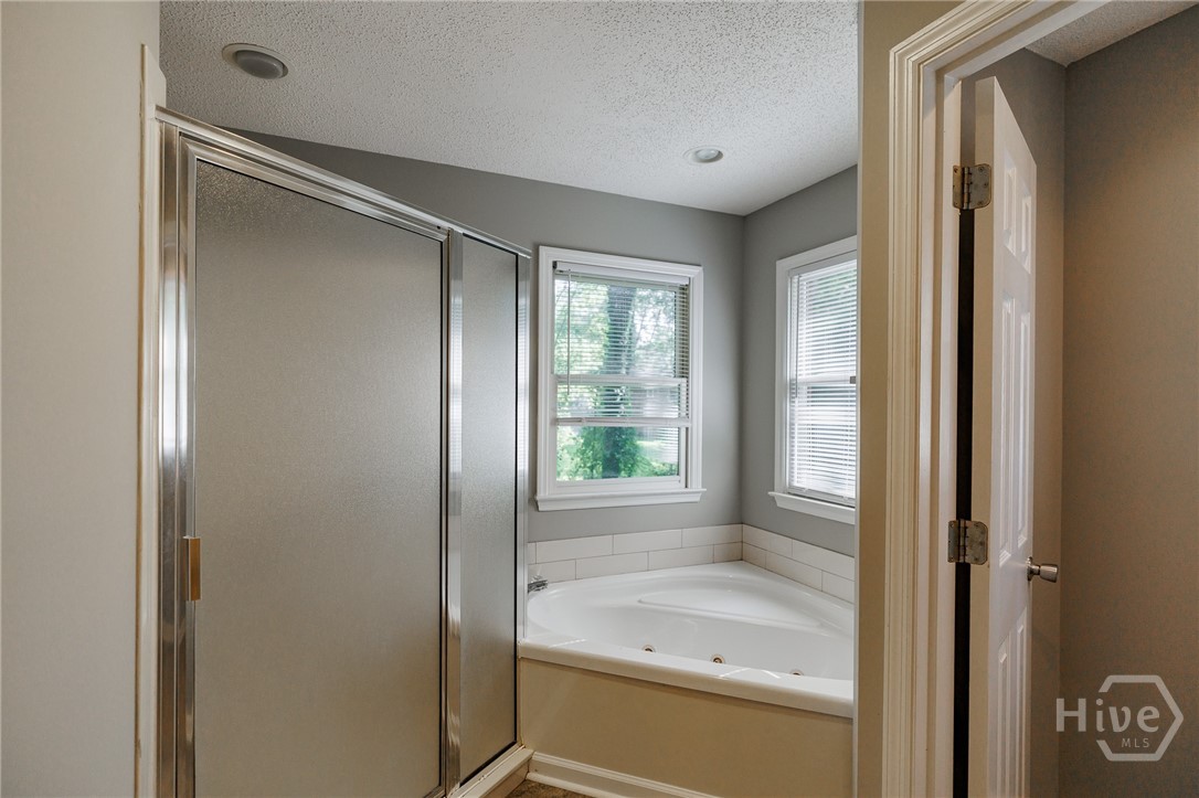 1220 Twelve Oaks Circle