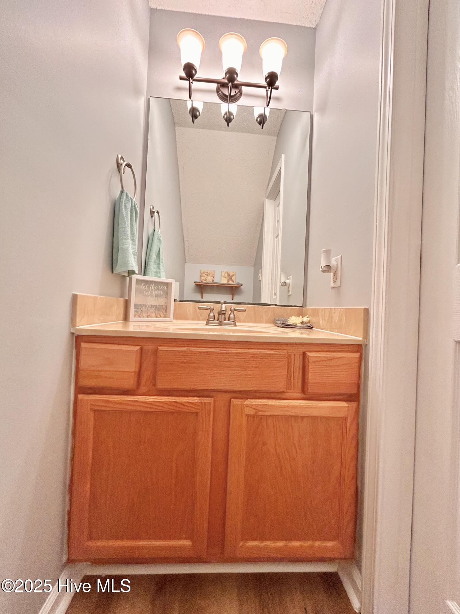 100540574 | Photo 32