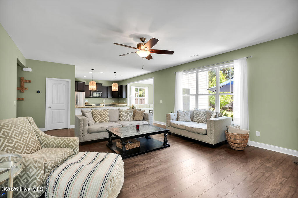 100565738 | Photo 13