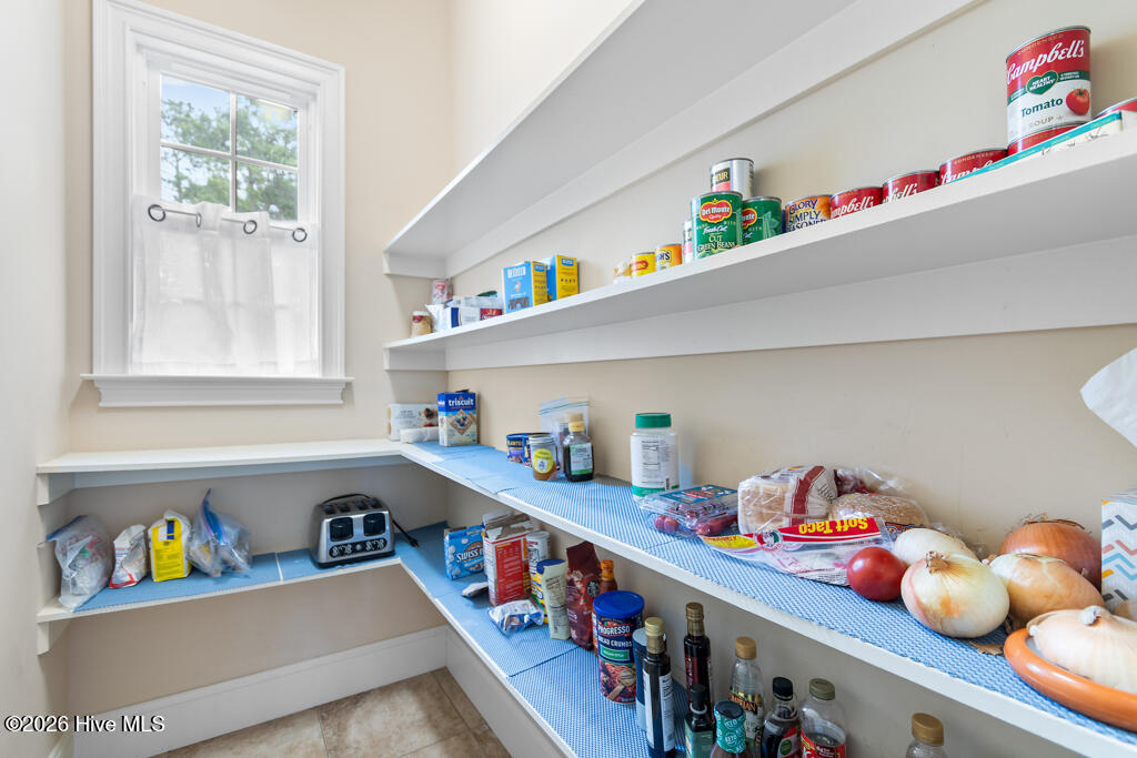 100558482 | Photo 41