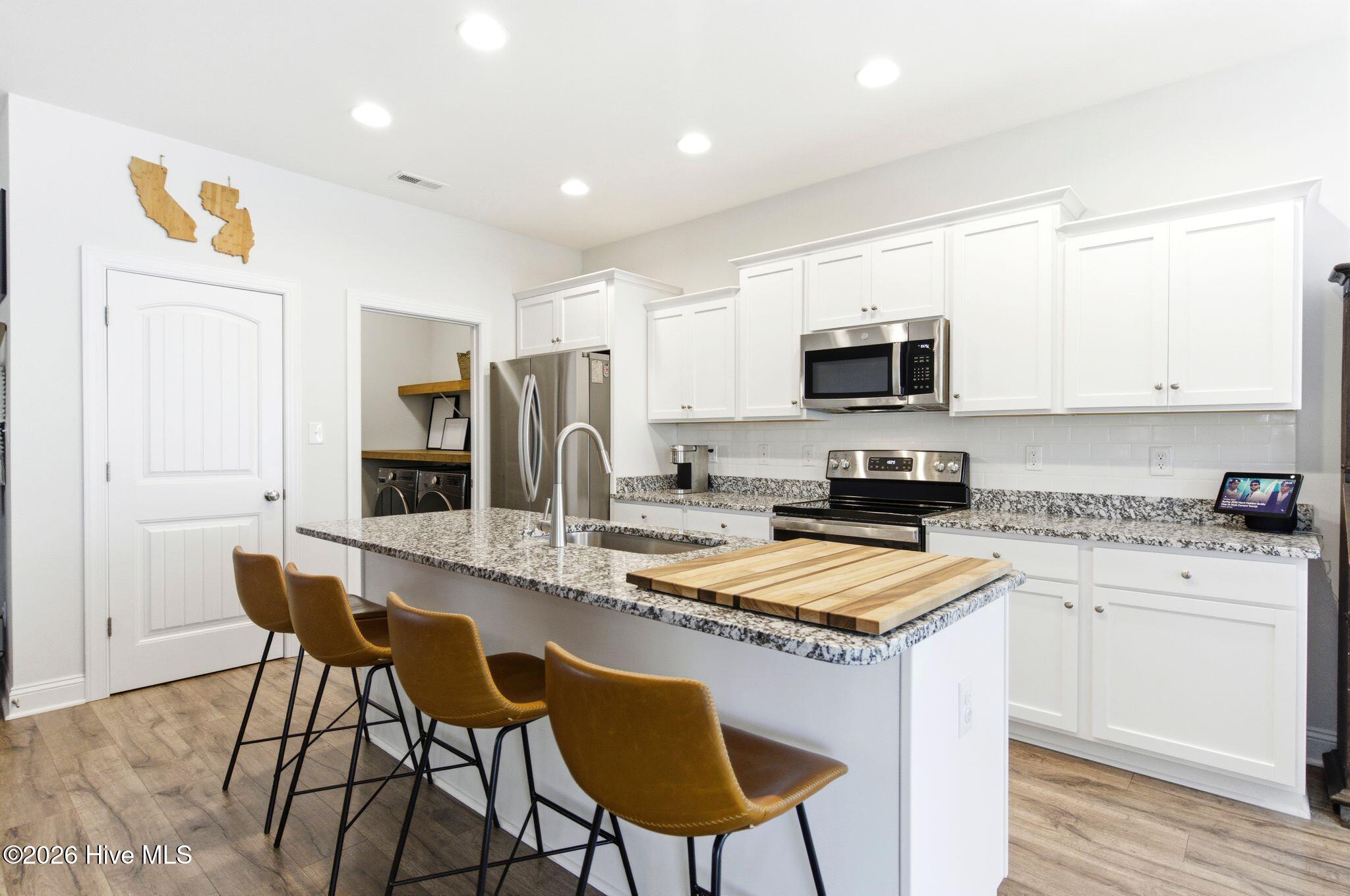 100563255 | Photo 13