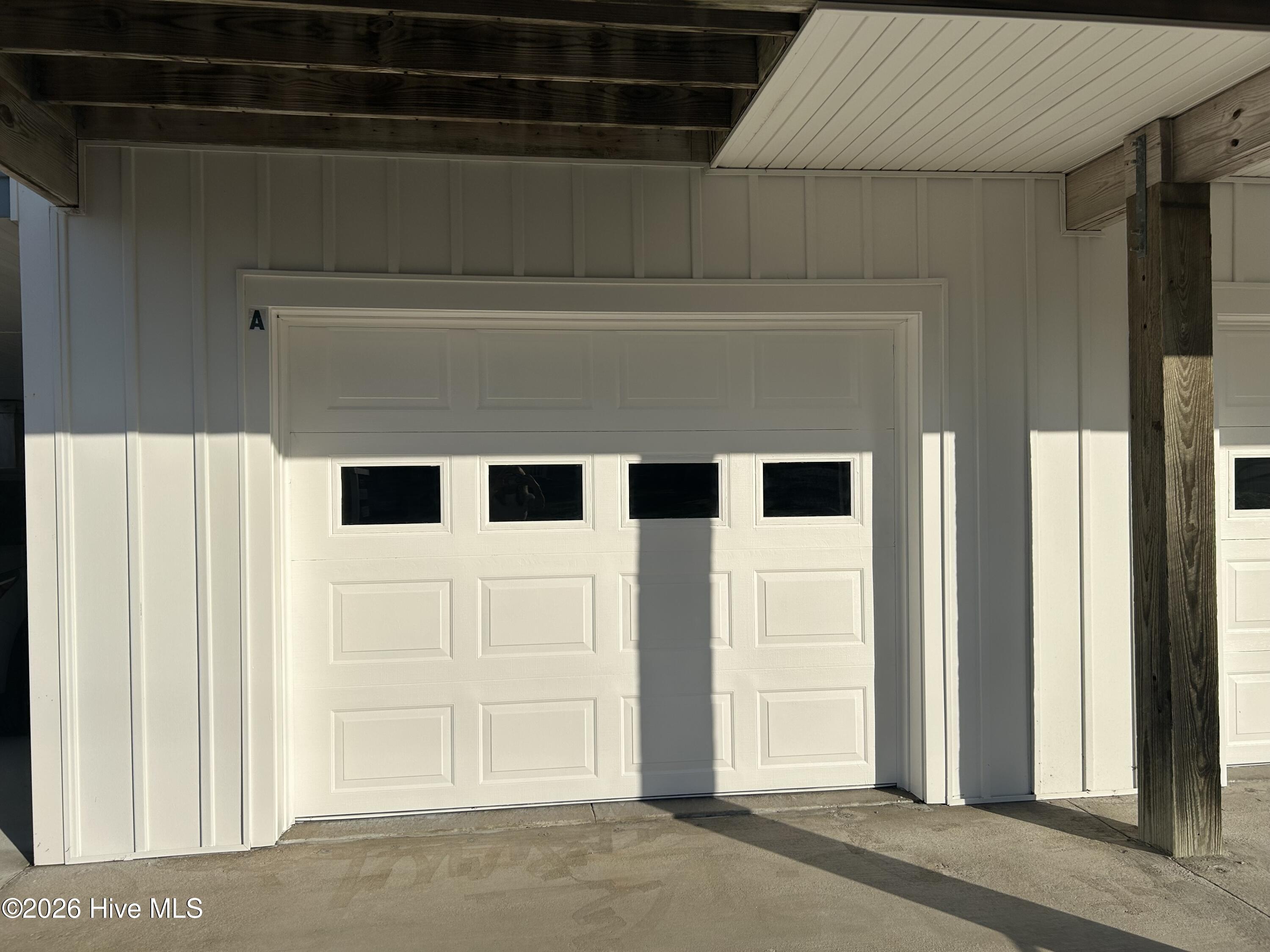 100527040 | Photo 51