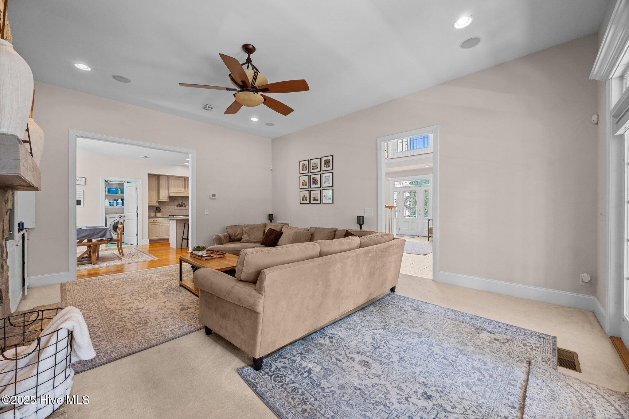 100516018 | Photo 14