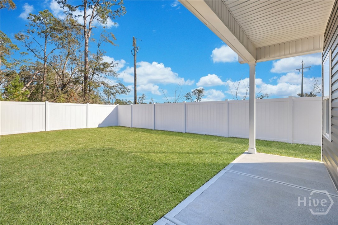 PHOTOS OF A PREVIOUSLY BUILT BRINSON PLAN BY LAWRENCE ALEXANDER HOMES.